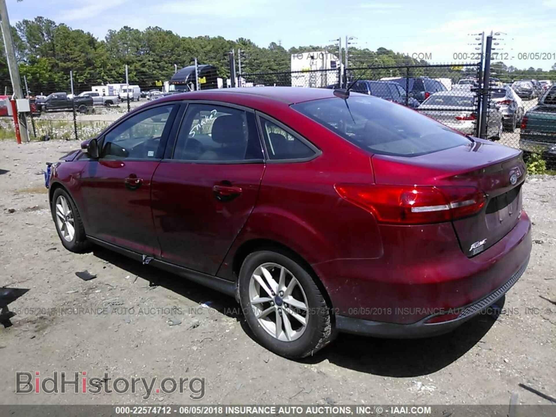 2015 Ford Focus - VIN: 1FADP3F29FL216028 - Фото 3