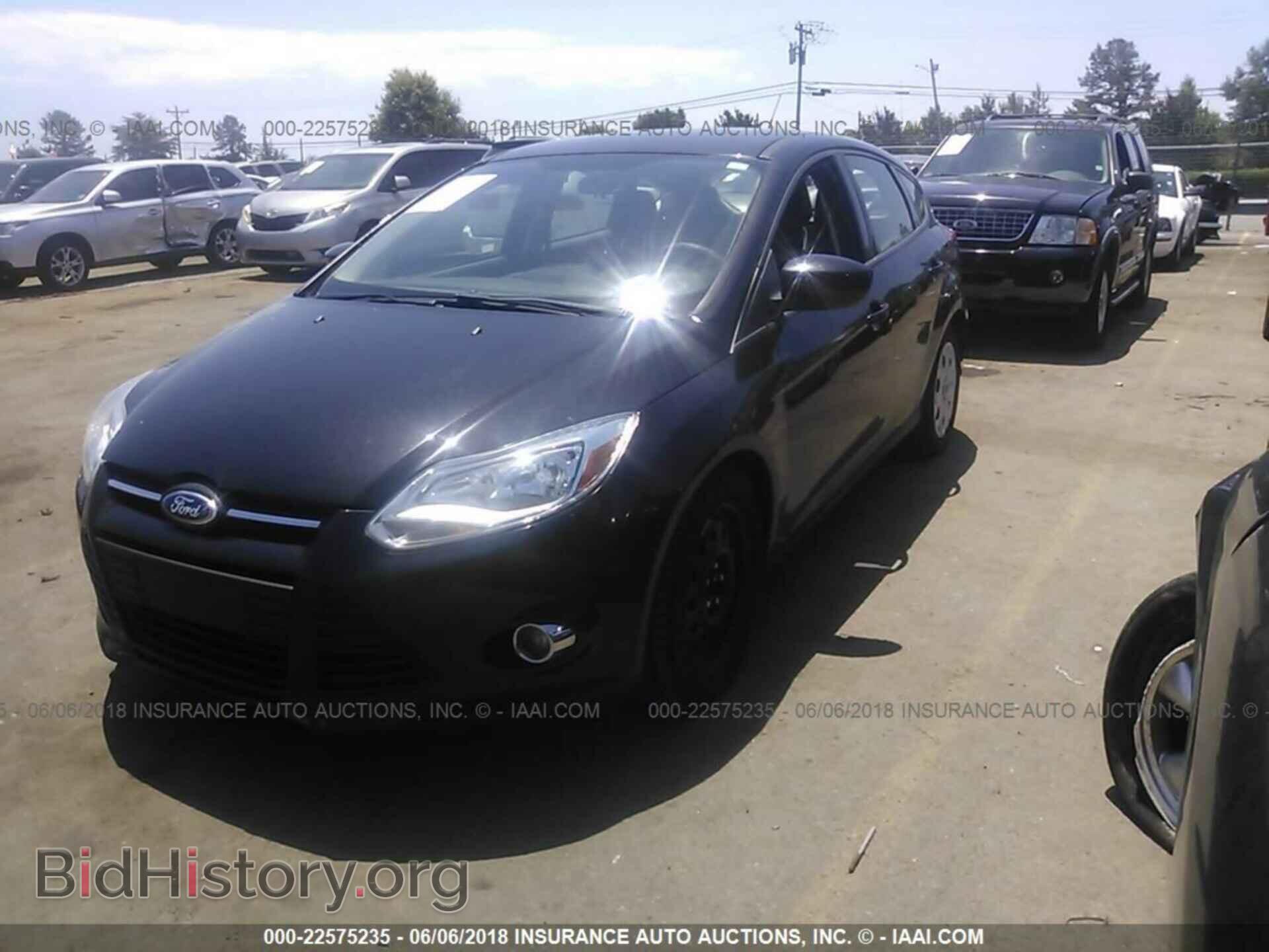 2012 Ford Focus - VIN: 1FAHP3K28CL147190 - Photo 2