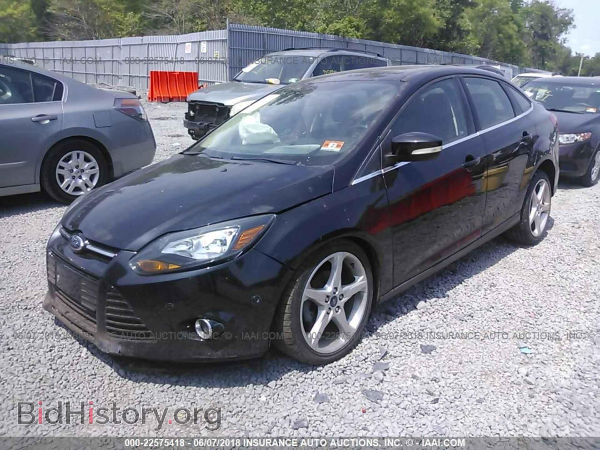2013 Ford Focus - VIN: 1FADP3J24DL218242 - Фото 2