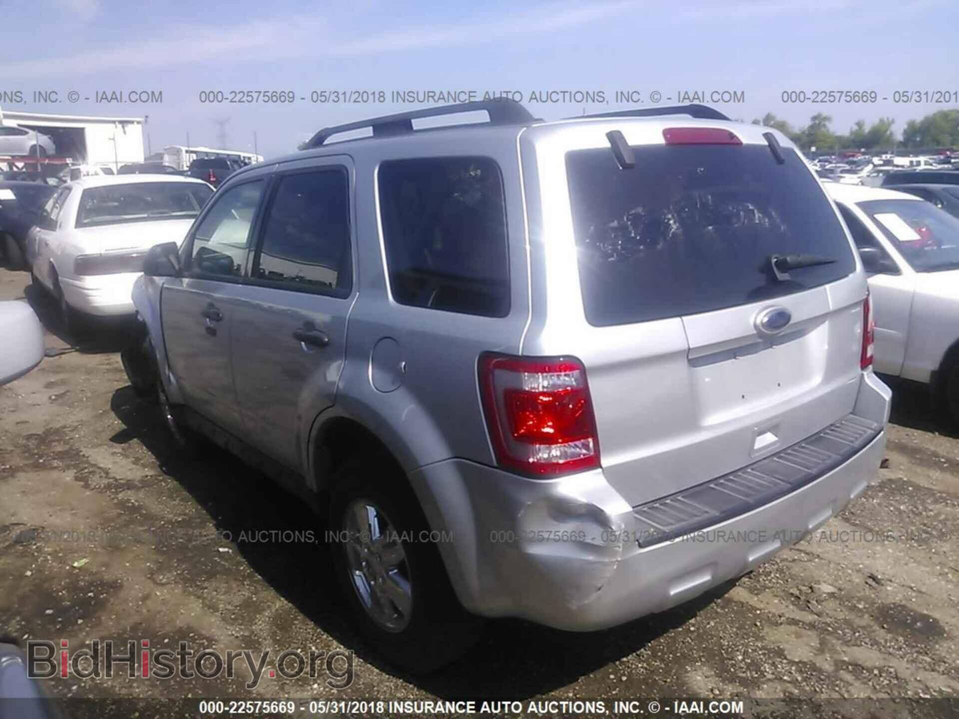 2011 Ford Escape - VIN: 1FMCU9DG6BKA56735 - Photo 3