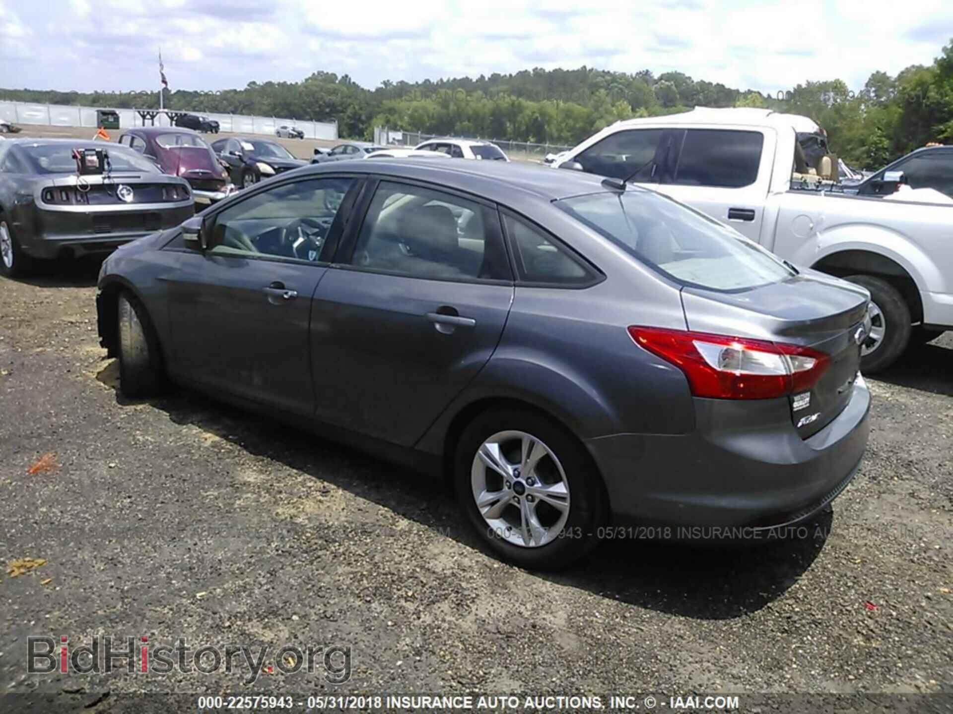 2014 Ford Focus - VIN: 1FADP3F23EL103805 - Photo 3