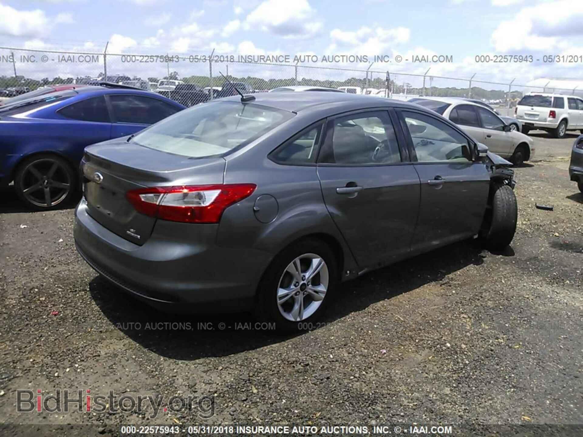 2014 Ford Focus - VIN: 1FADP3F23EL103805 - Photo 4