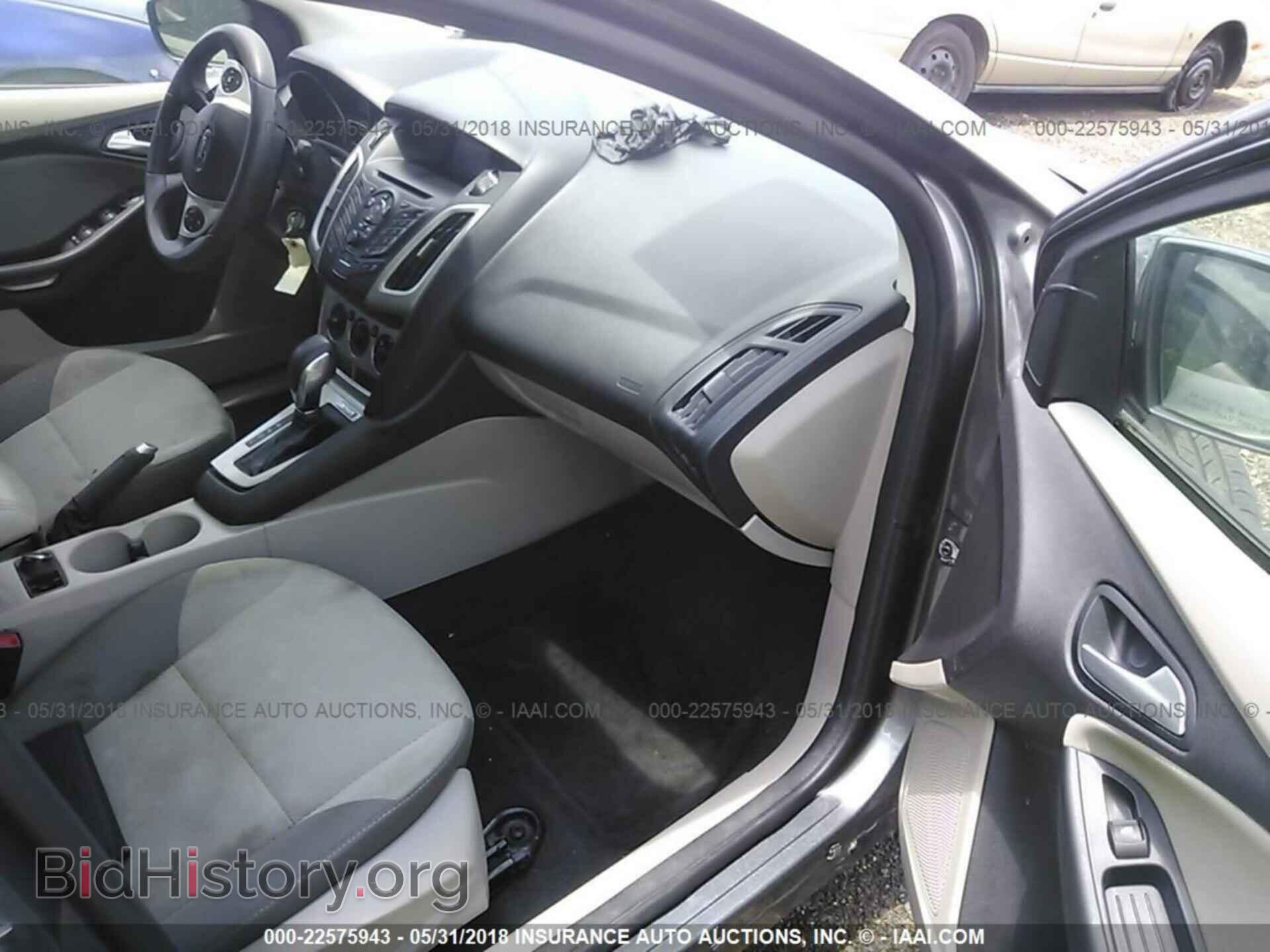 2014 Ford Focus - VIN: 1FADP3F23EL103805 - Photo 5