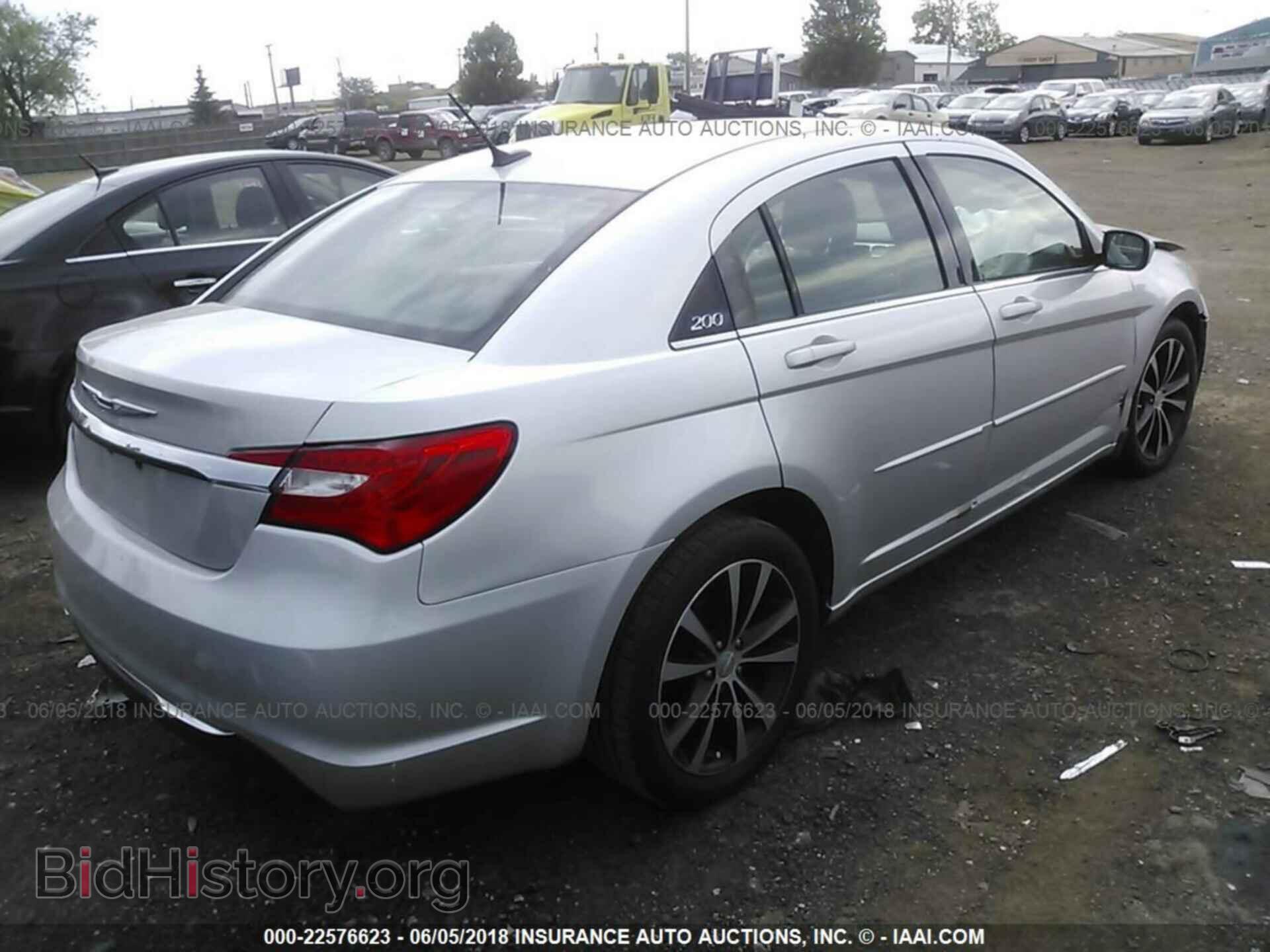2011 Chrysler 200 - VIN: 1C3BC1FG3BN552371 - Фото 4