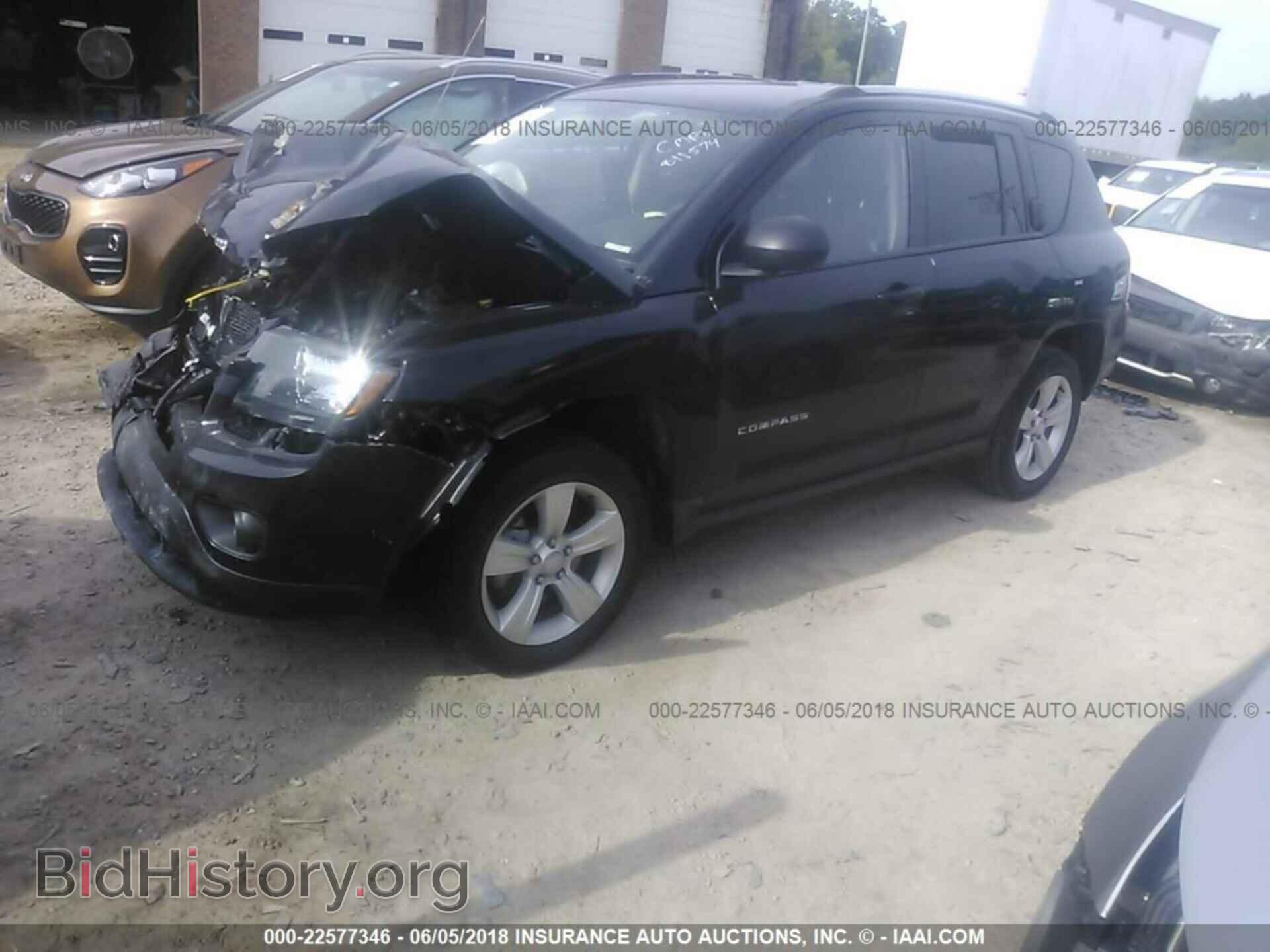 2016 Jeep Compass - VIN: 1C4NJCBA8GD811574 - Photo 2