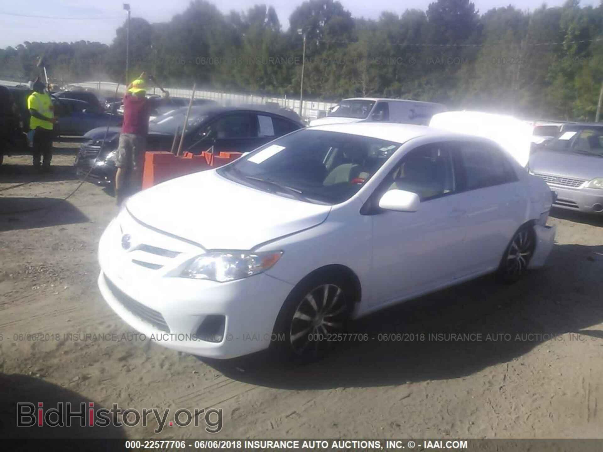 2011 Toyota Corolla - VIN: 2T1BU4EEXBC695377 - Photo 2