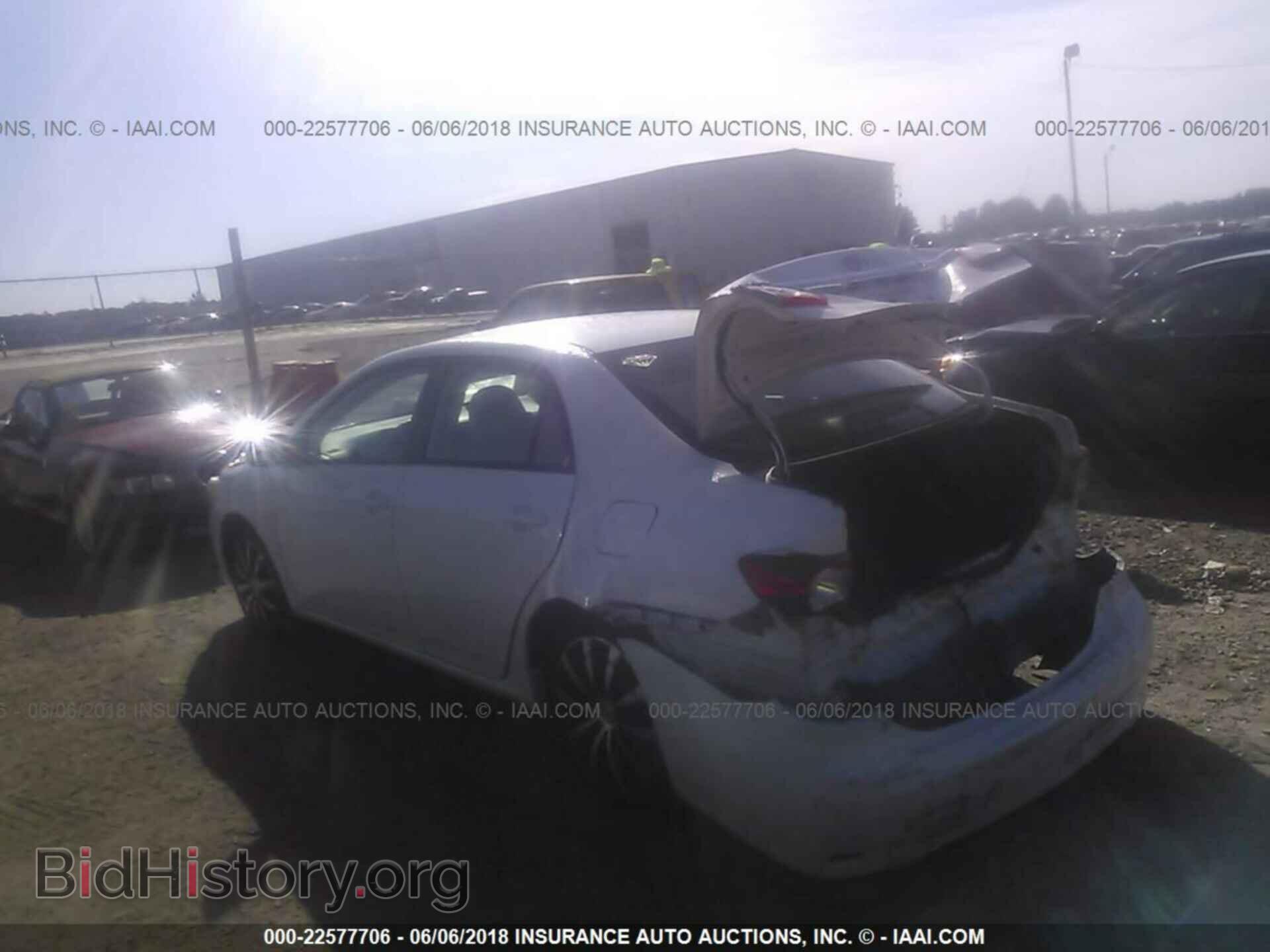 2011 Toyota Corolla - VIN: 2T1BU4EEXBC695377 - Photo 3