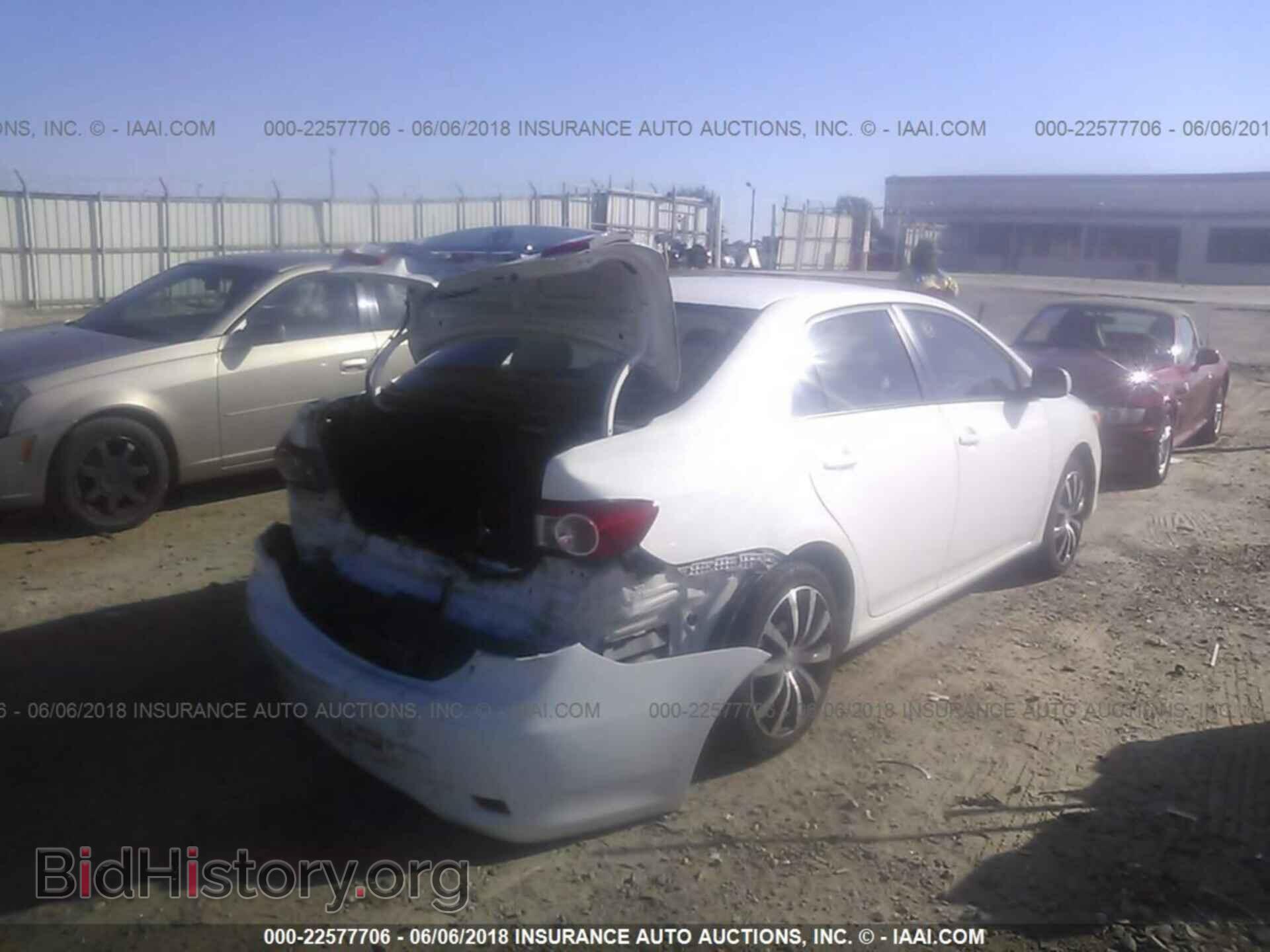 2011 Toyota Corolla - VIN: 2T1BU4EEXBC695377 - Photo 4