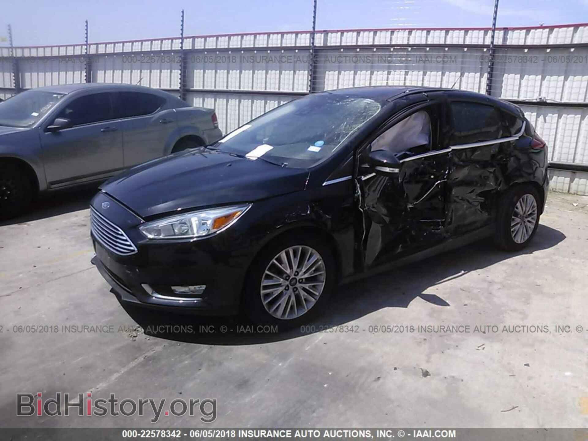 2017 Ford Focus - VIN: 1FADP3N2XHL244506 - Photo 2
