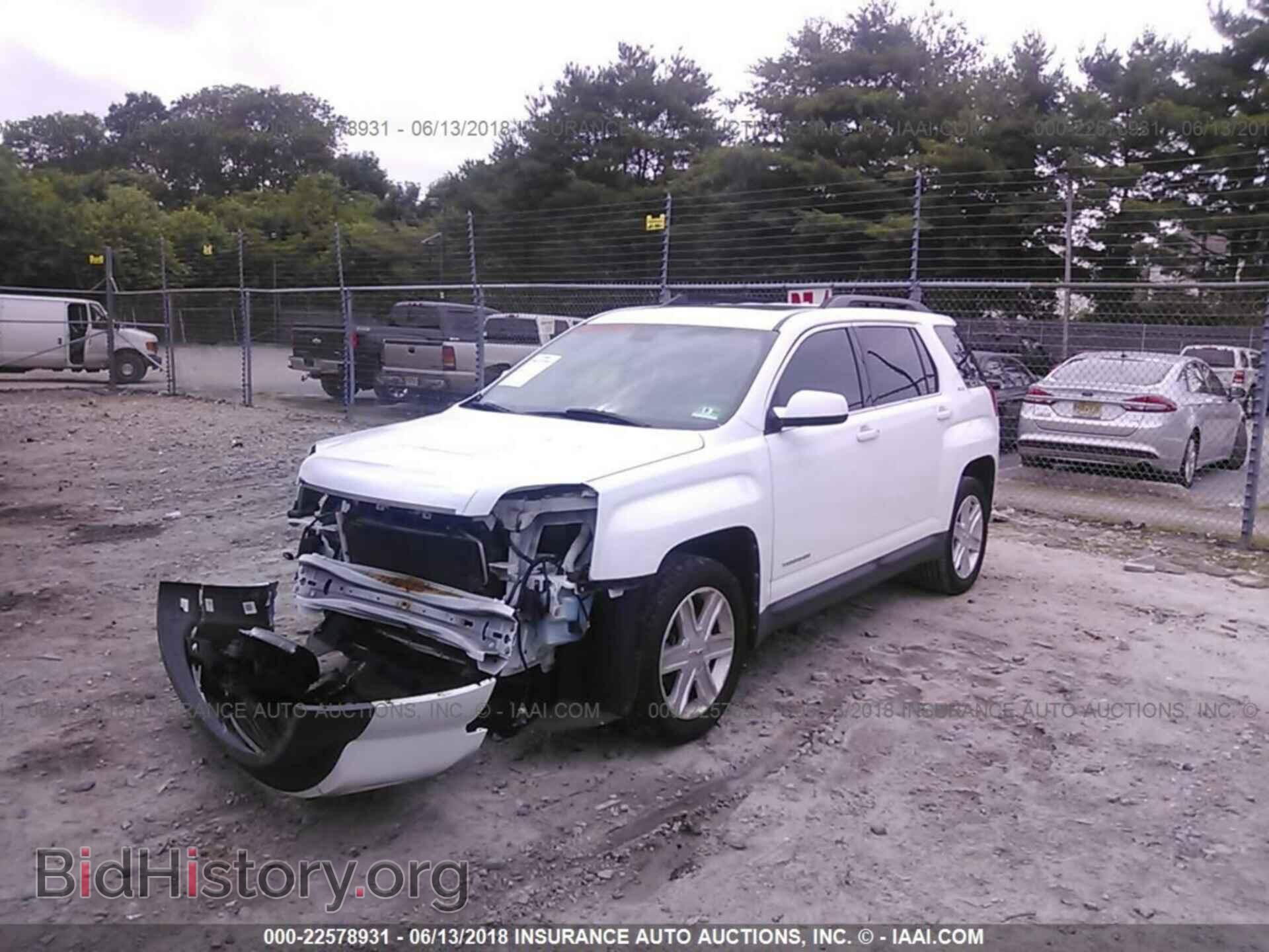 2011 Gmc Terrain - VIN: 2CTALSEC9B6226496 - Photo 2