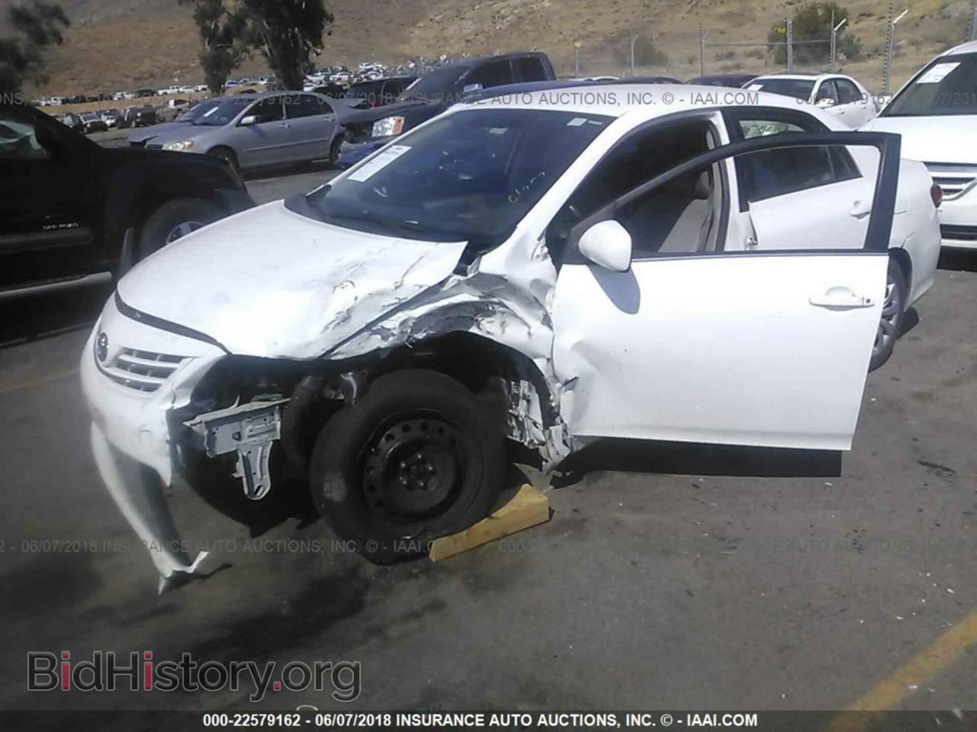 2013 Toyota Corolla - VIN: 5YFBU4EEXDP199305 - Photo 2