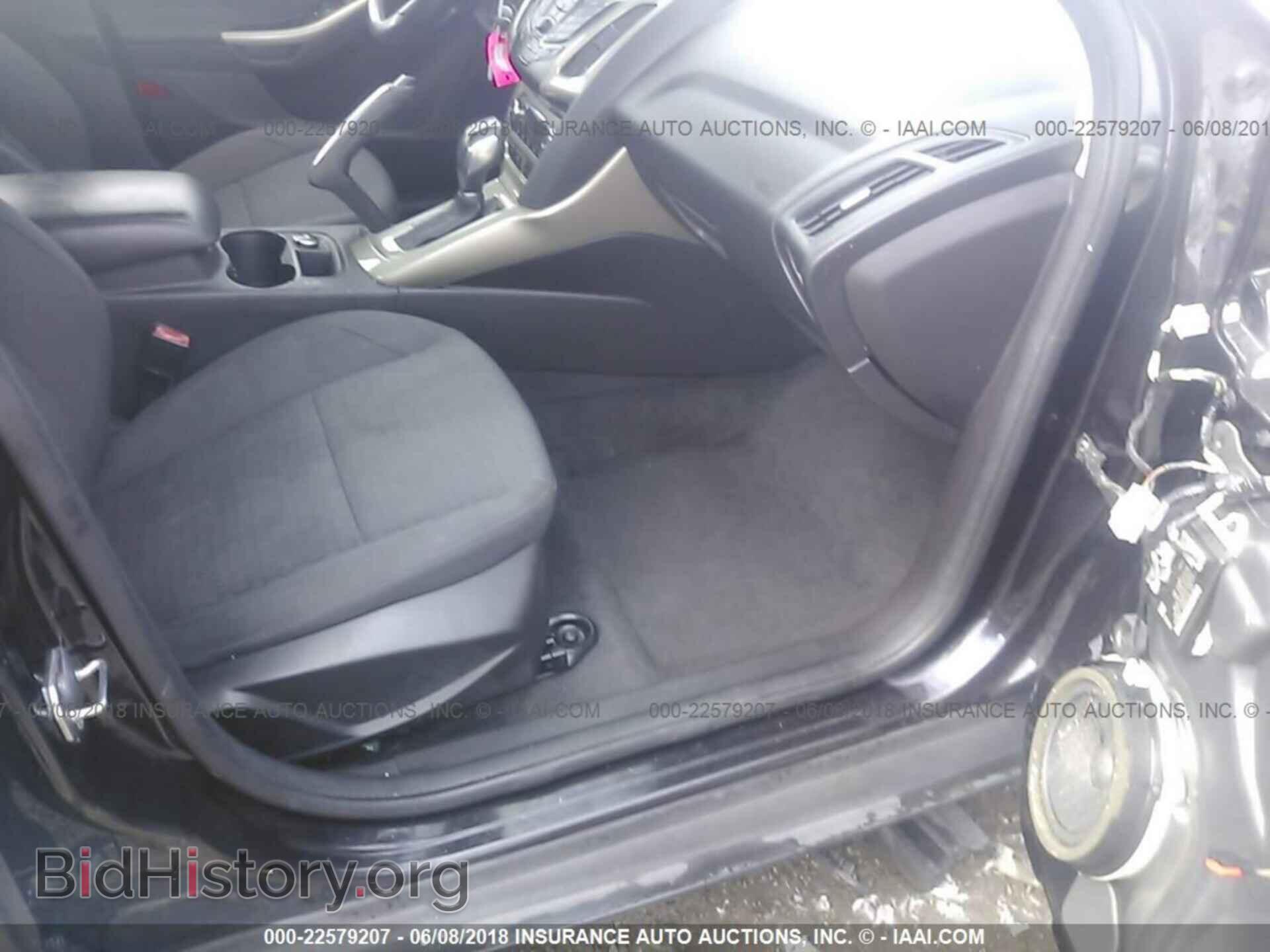 2012 Ford Focus - VIN: 1FAHP3H25CL405950 - Photo 5