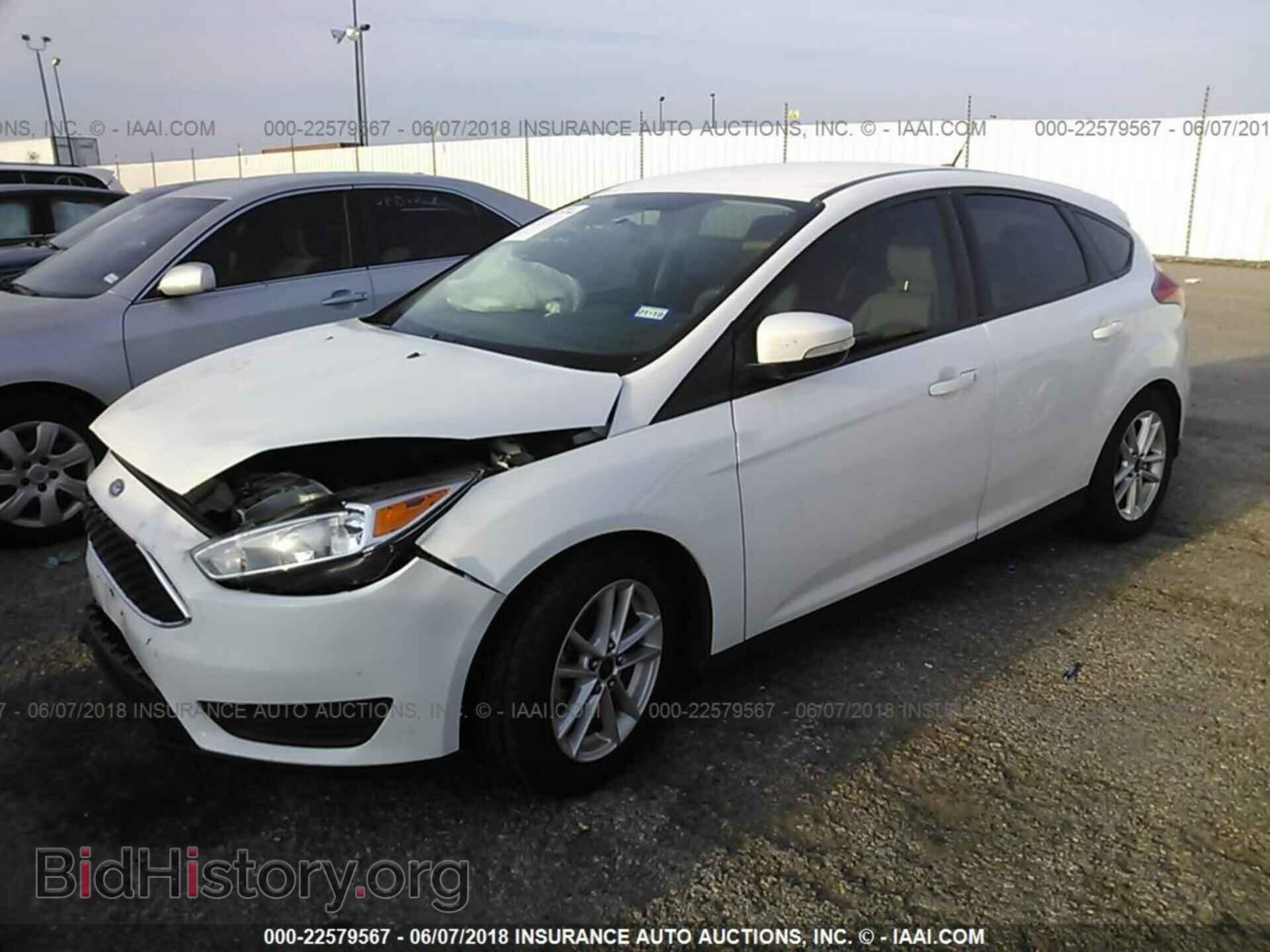 2016 Ford Focus - VIN: 1FADP3K2XGL244766 - Photo 2
