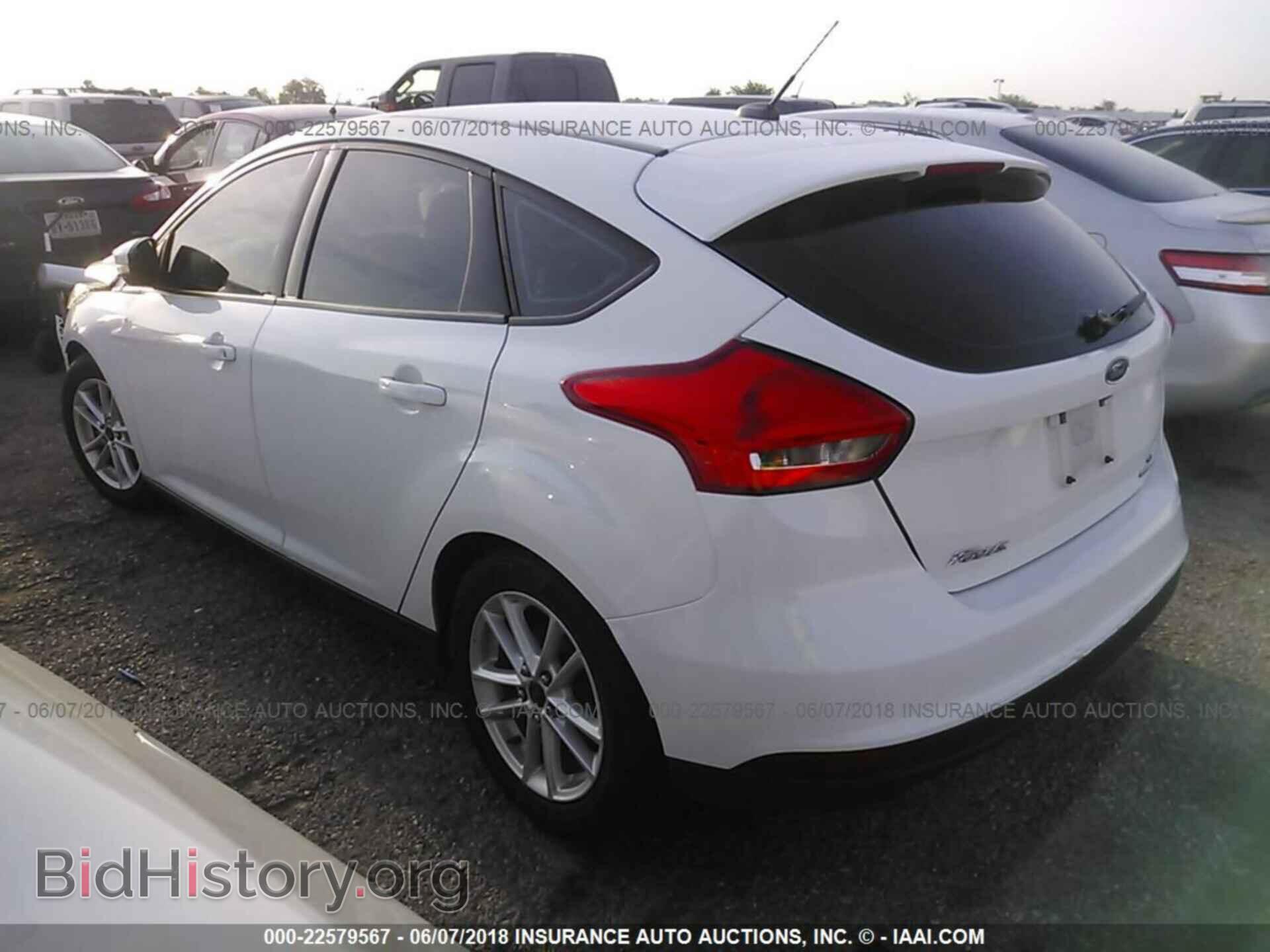 2016 Ford Focus - VIN: 1FADP3K2XGL244766 - Photo 3