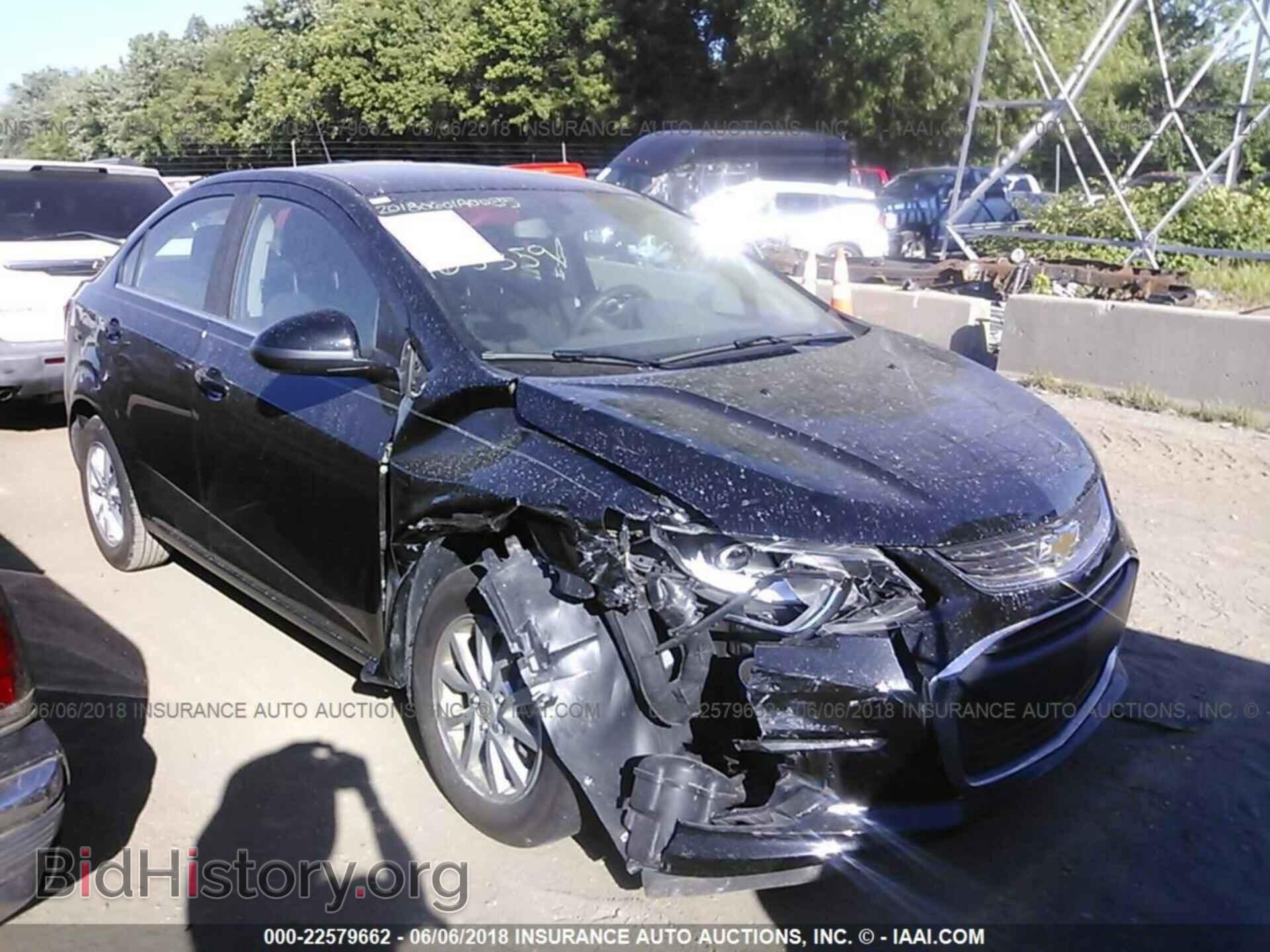 Photo 1G1JD5SH4H4165359 - Chevrolet Sonic 2017