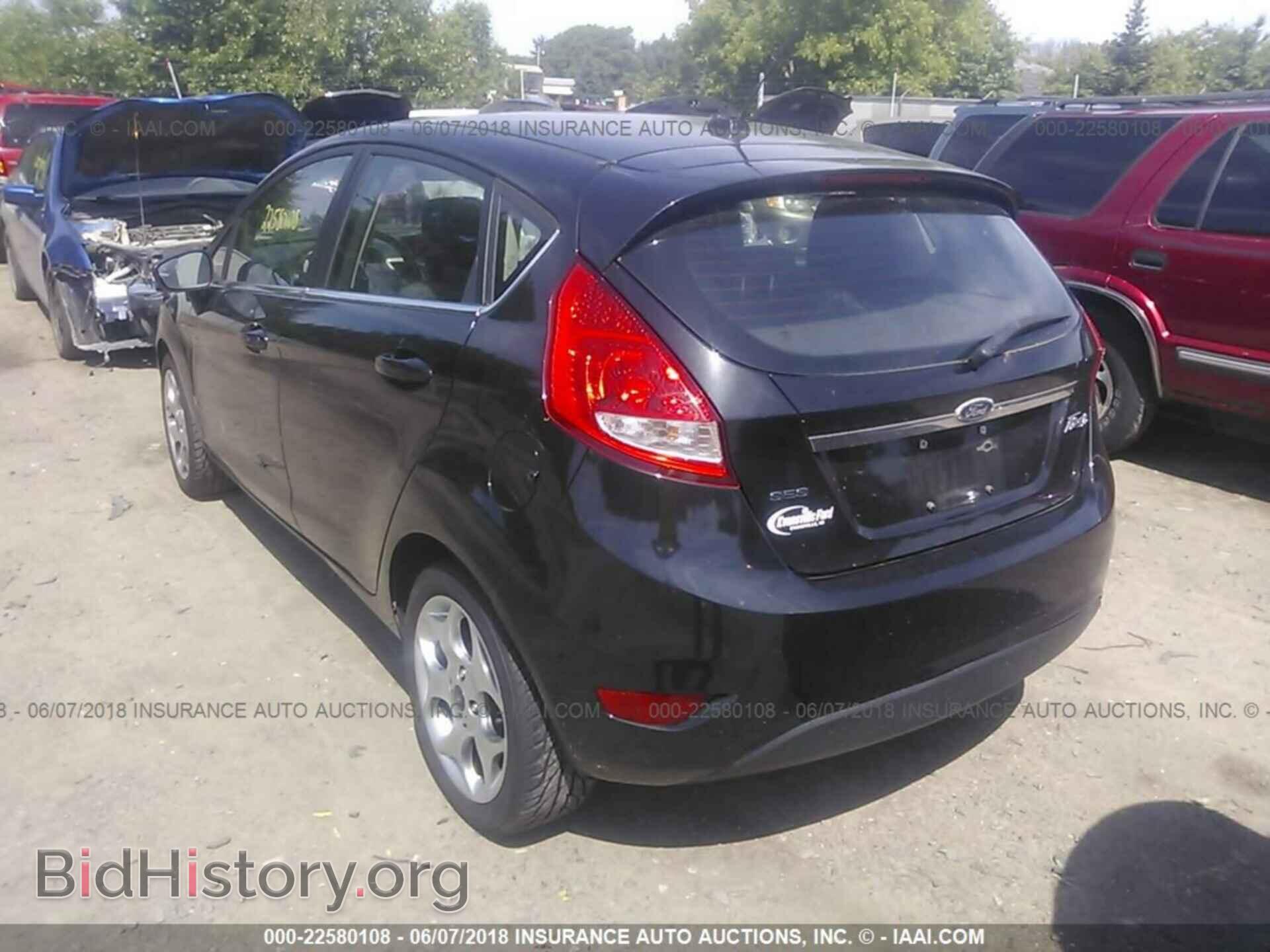 2011 Ford Fiesta - VIN: 3FADP4FJXBM127364 - Фото 3