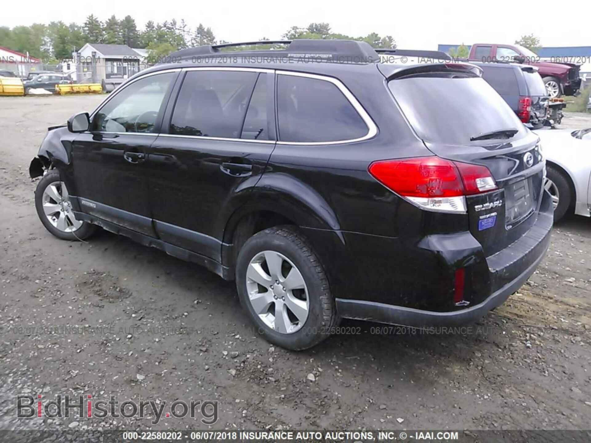 2011 Subaru Outback - VIN: 4S4BRBCC7B3330358 - Фото 3