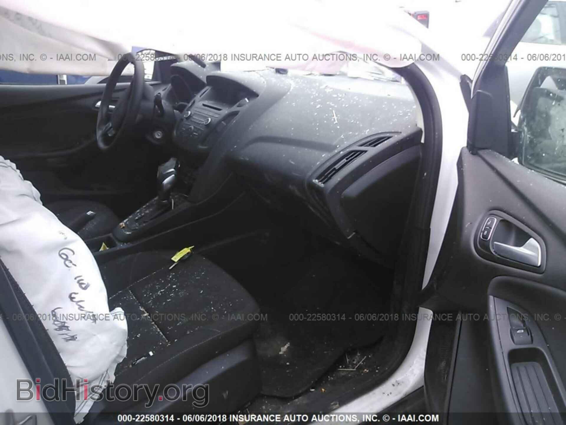 2016 Ford Focus - VIN: 1FADP3FE5GL287982 - Photo 5