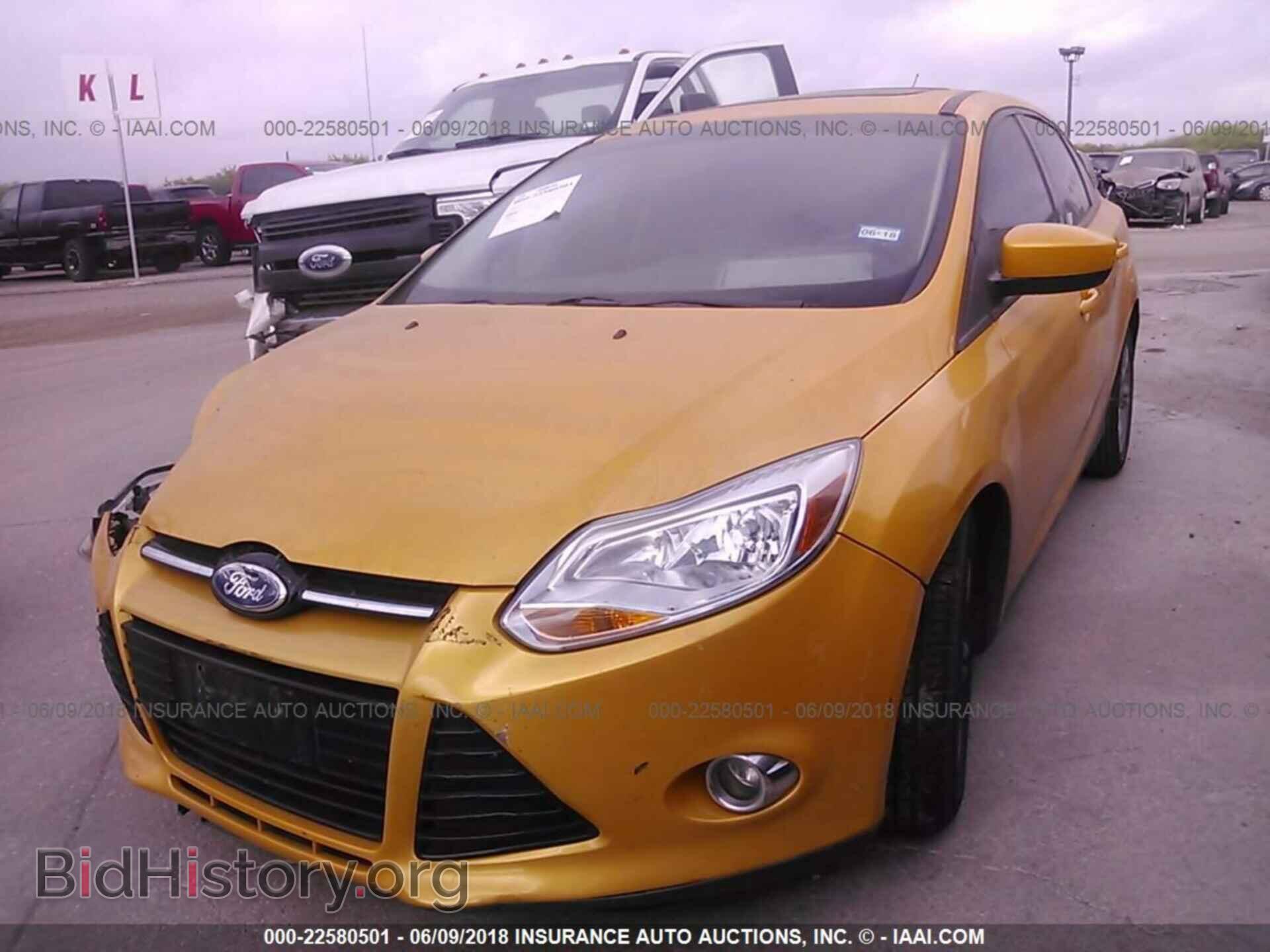 2012 Ford Focus - VIN: 1FAHP3F21CL320509 - Фото 2