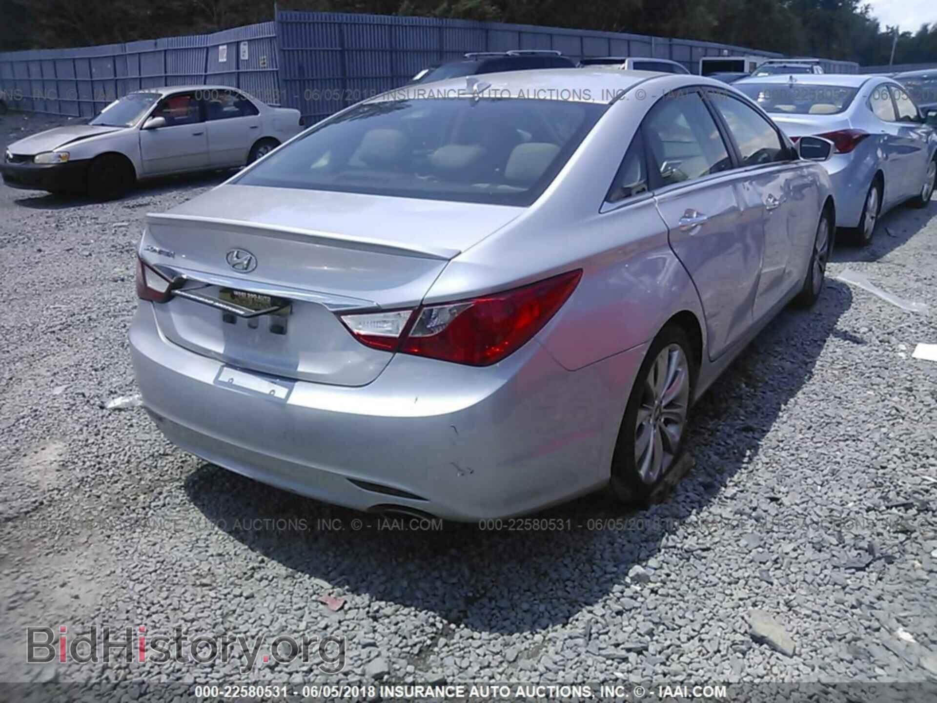 2012 Hyundai Sonata - VIN: 5NPEC4AC6CH412895 - Photo 4