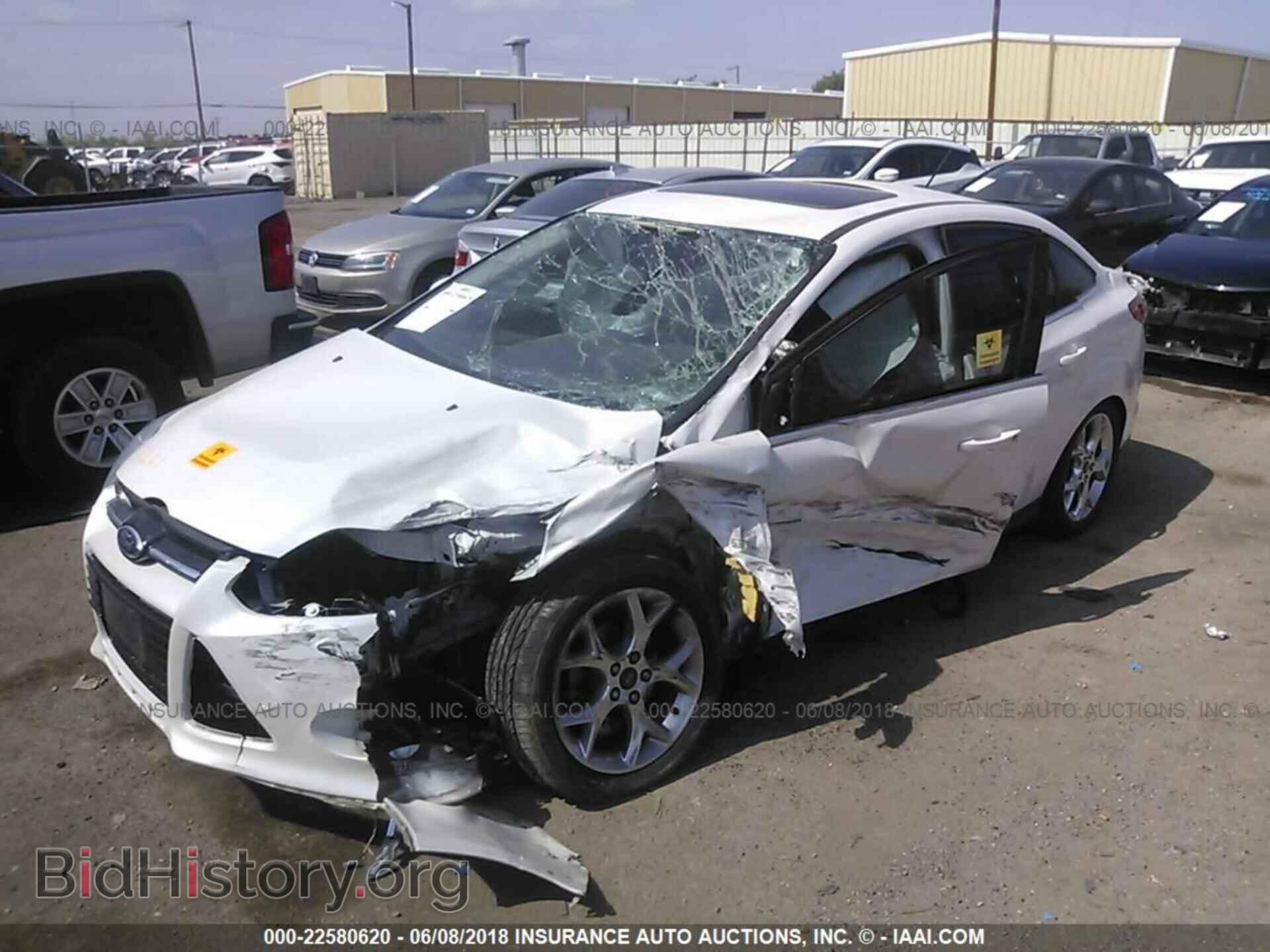 2012 Ford Focus - VIN: 1FAHP3H22CL453261 - Фото 2