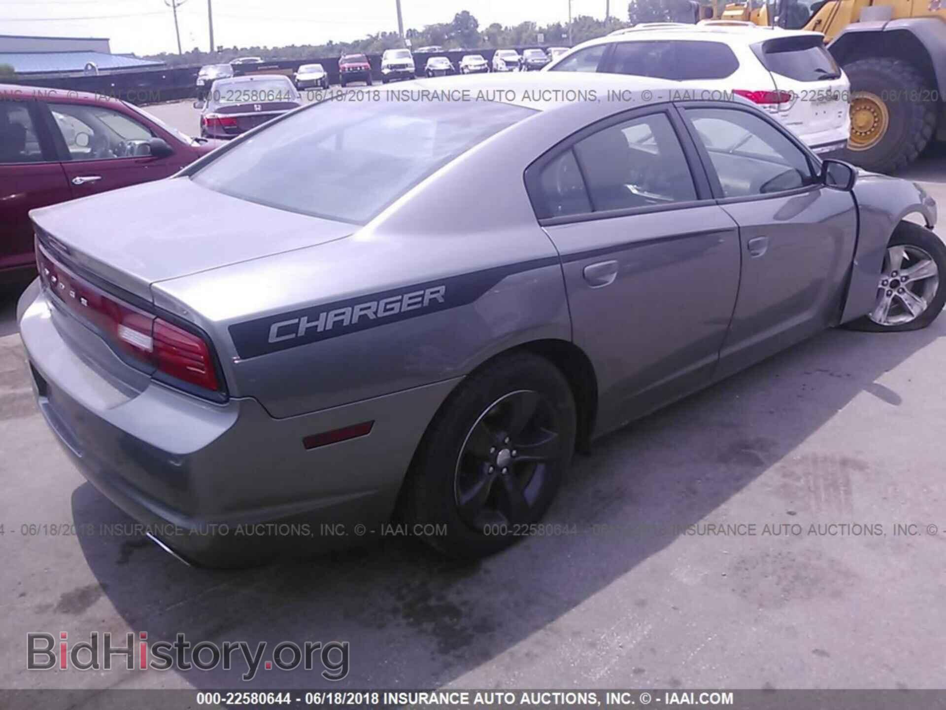 2011 Dodge Charger - VIN: 2B3CL3CG4BH577077 - Фото 4