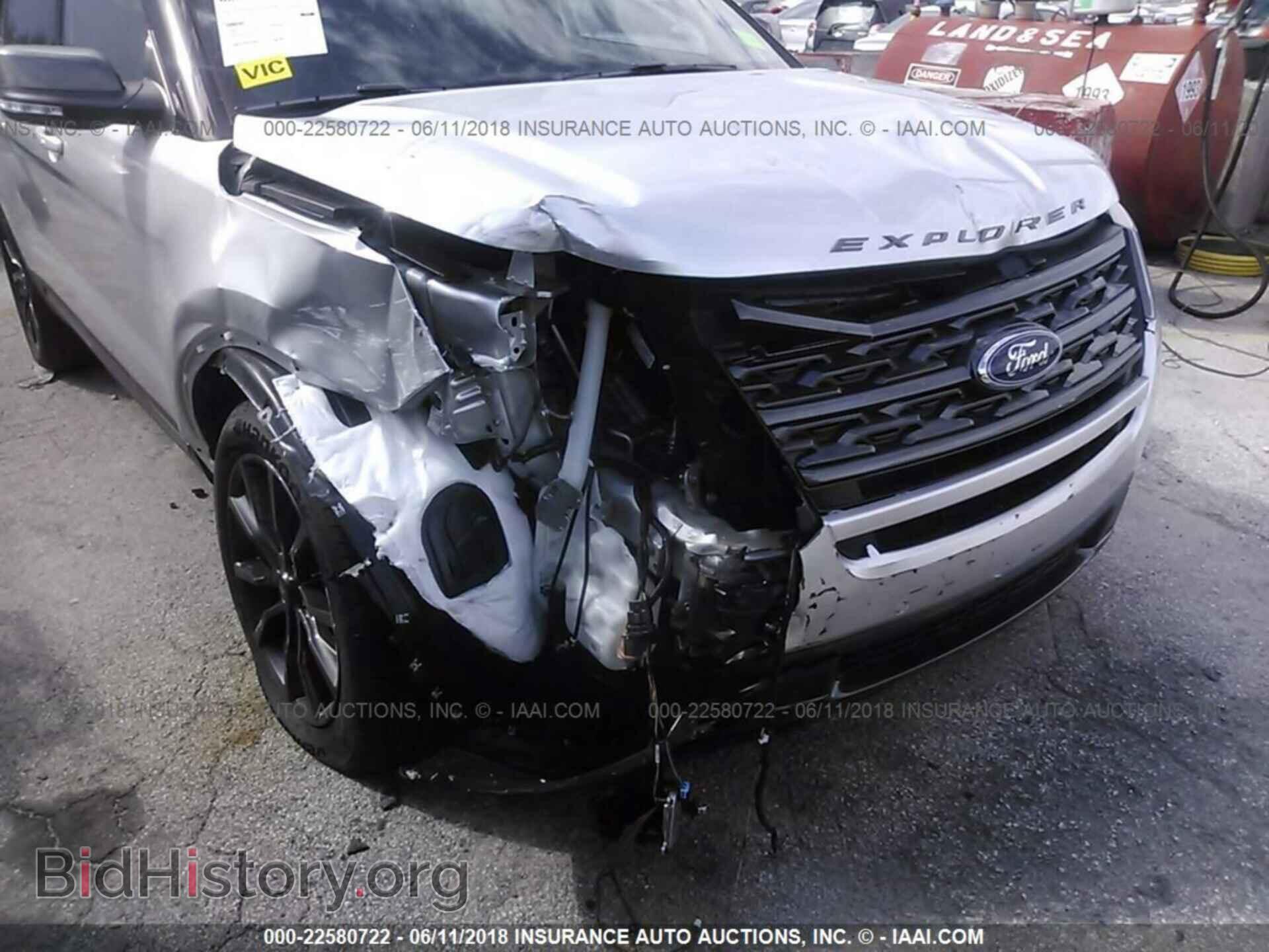 2018 Ford Explorer - VIN: 1FM5K7D81JGB26915 - Photo 6