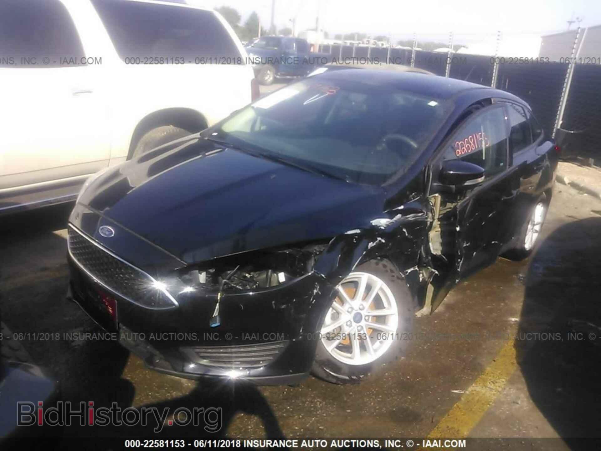 2016 Ford Focus - VIN: 1FADP3F2XGL379417 - Photo 2
