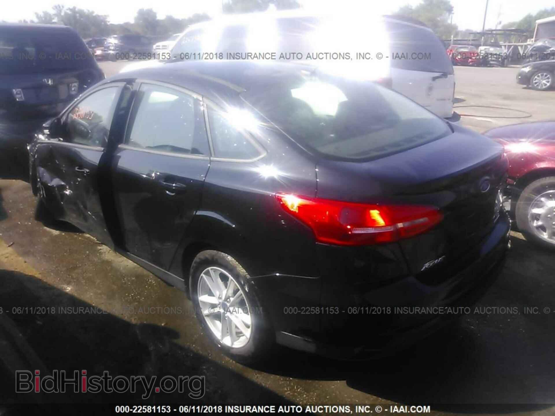 2016 Ford Focus - VIN: 1FADP3F2XGL379417 - Photo 3