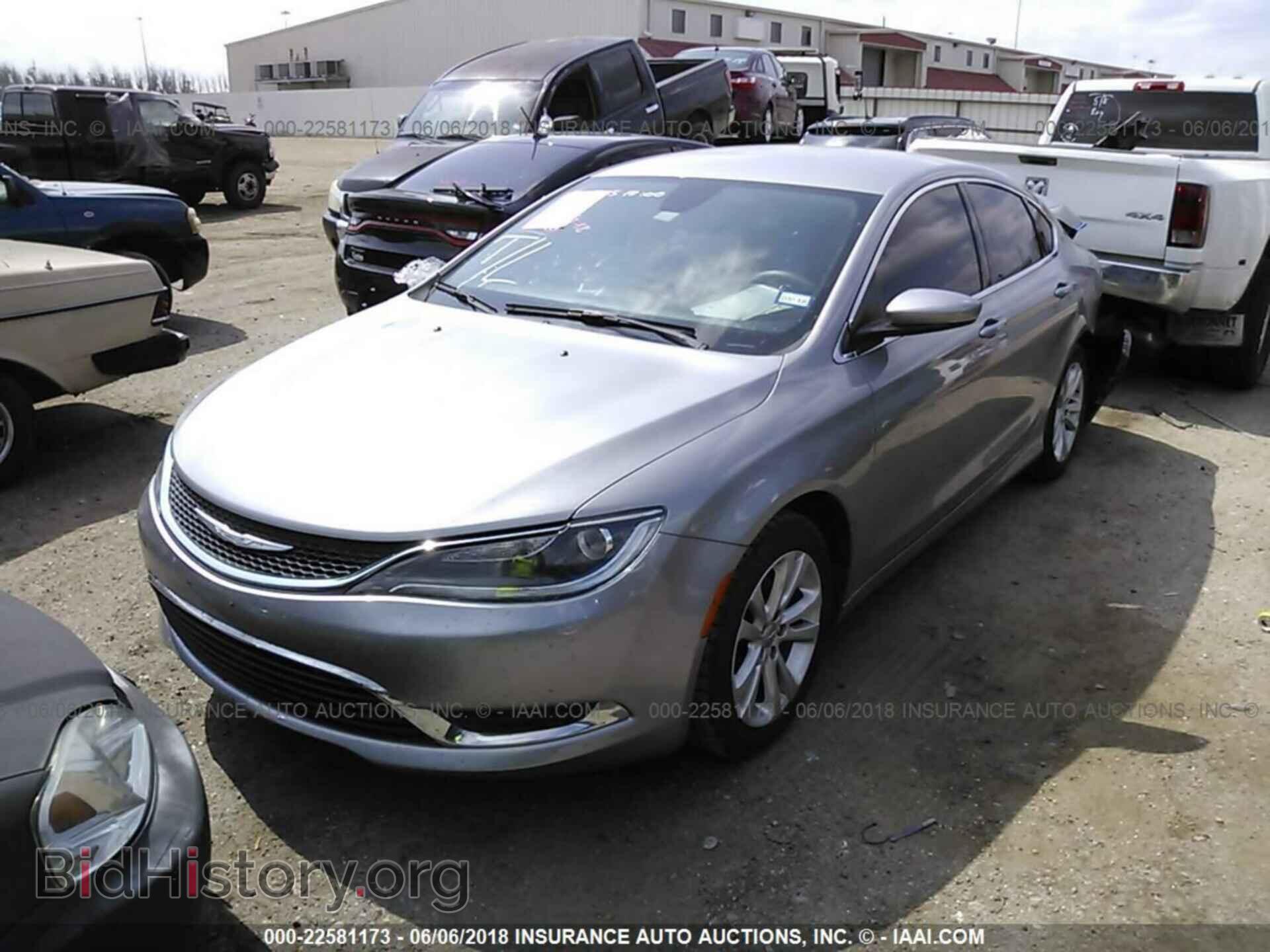 2015 Chrysler 200 - VIN: 1C3CCCAB7FN571099 - Photo 2