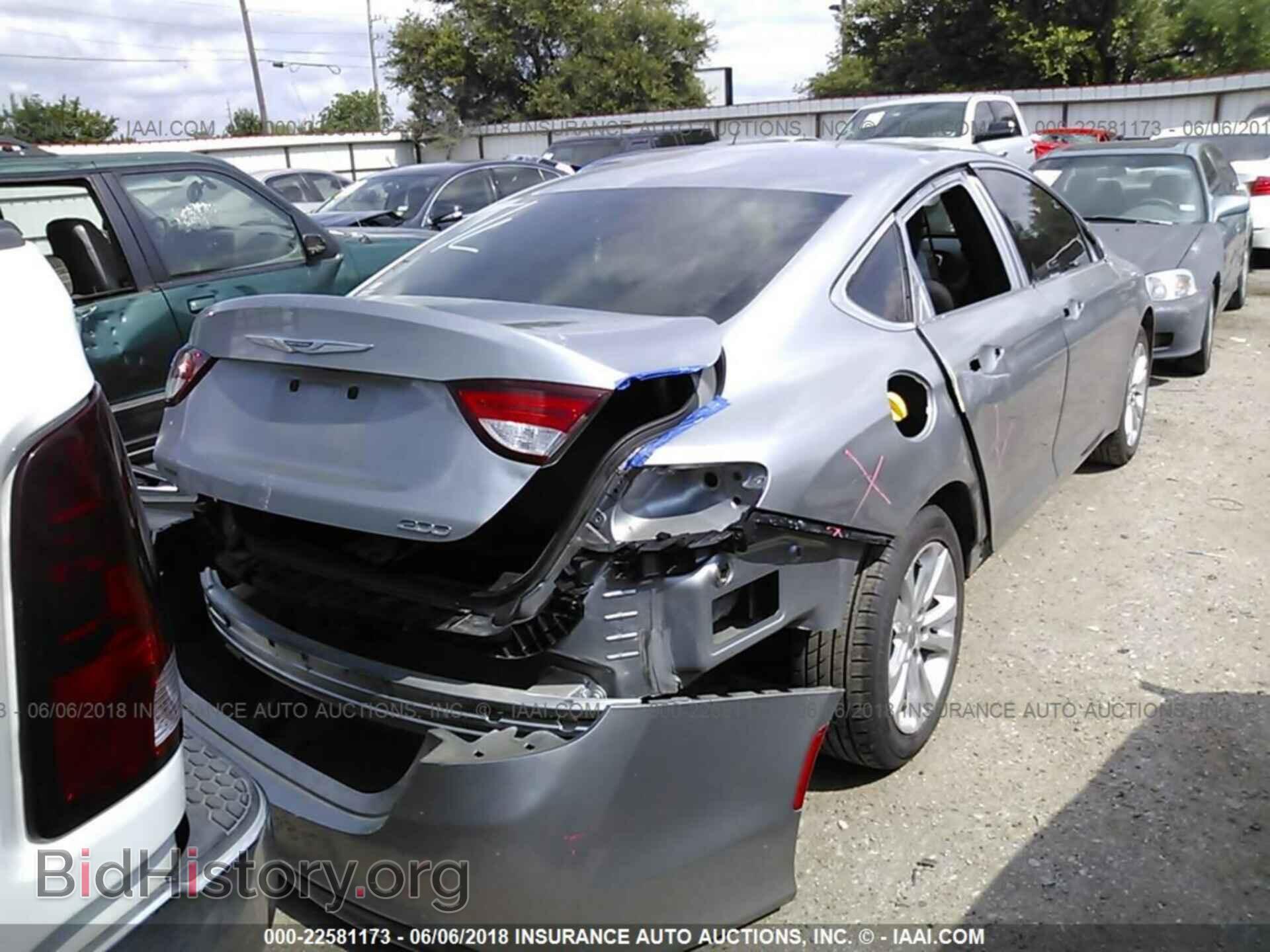 2015 Chrysler 200 - VIN: 1C3CCCAB7FN571099 - Photo 4