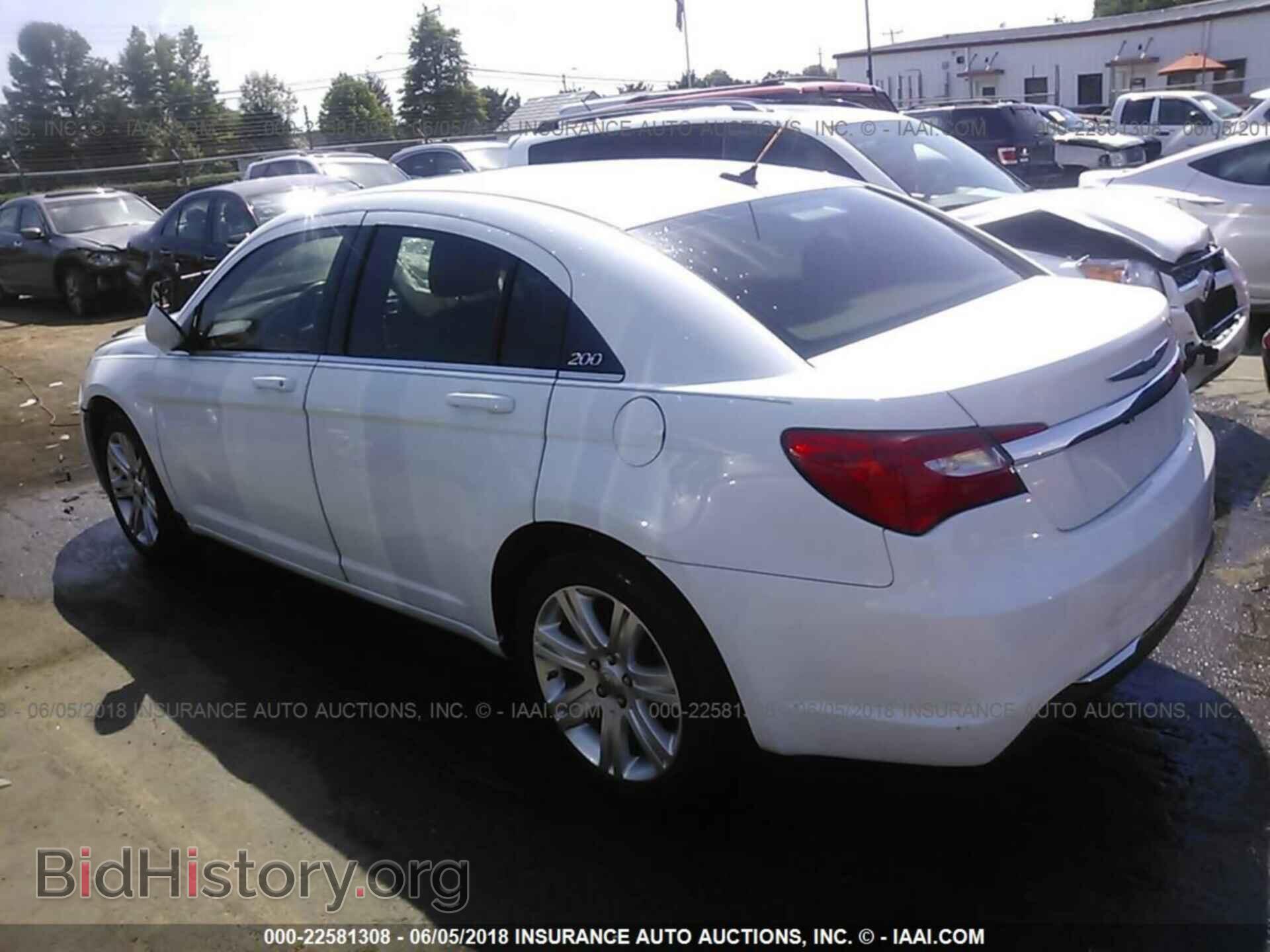 2013 Chrysler 200 - VIN: 1C3CCBBB3DN592490 - Photo 3