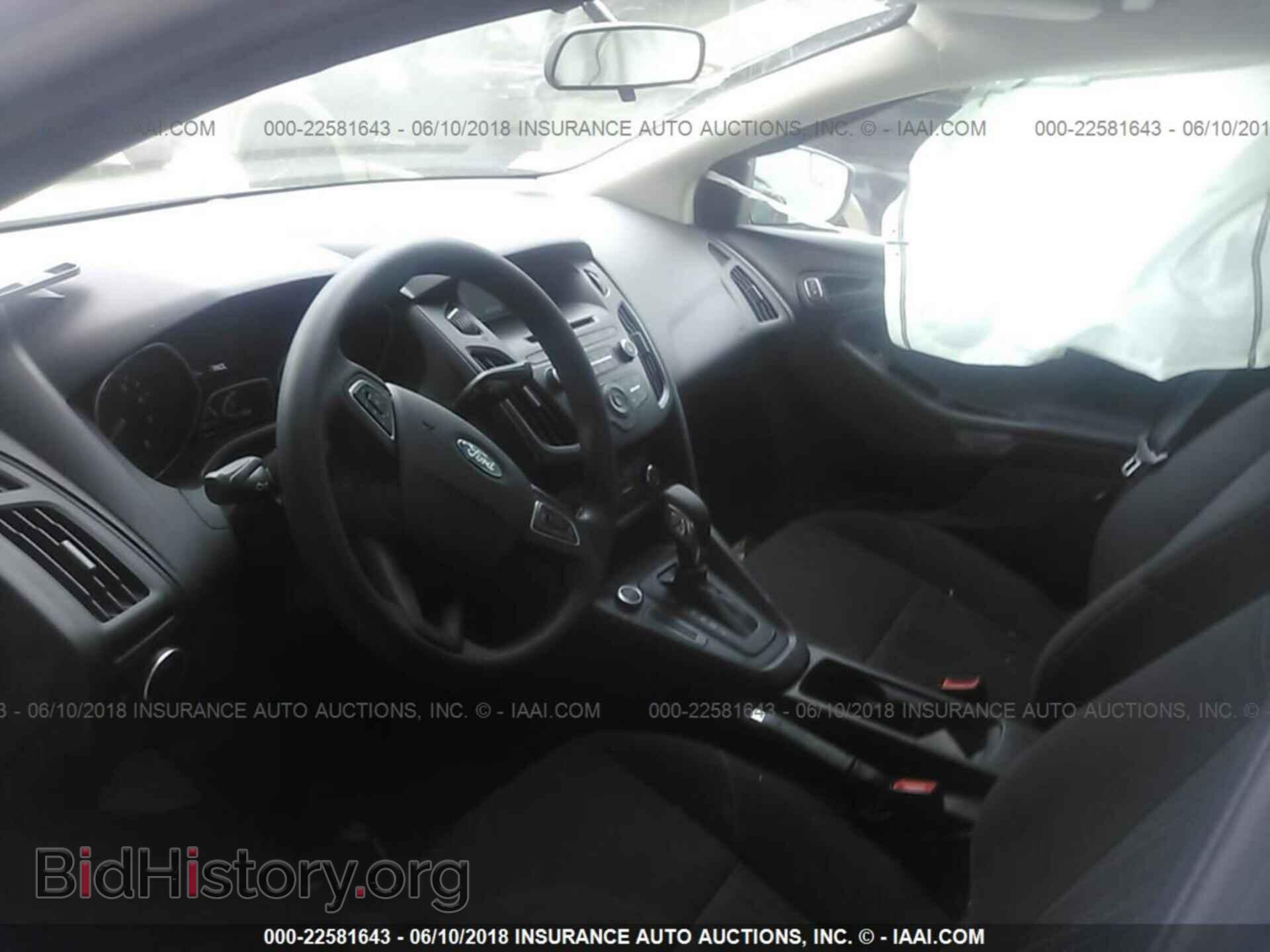 2015 Ford Focus - VIN: 1FADP3E24FL237659 - Photo 5