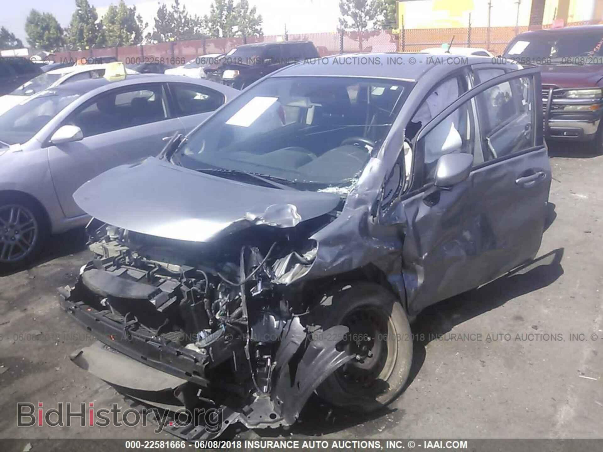 2015 Nissan Versa note - VIN: 3N1CE2CP5FL357529 - Фото 2