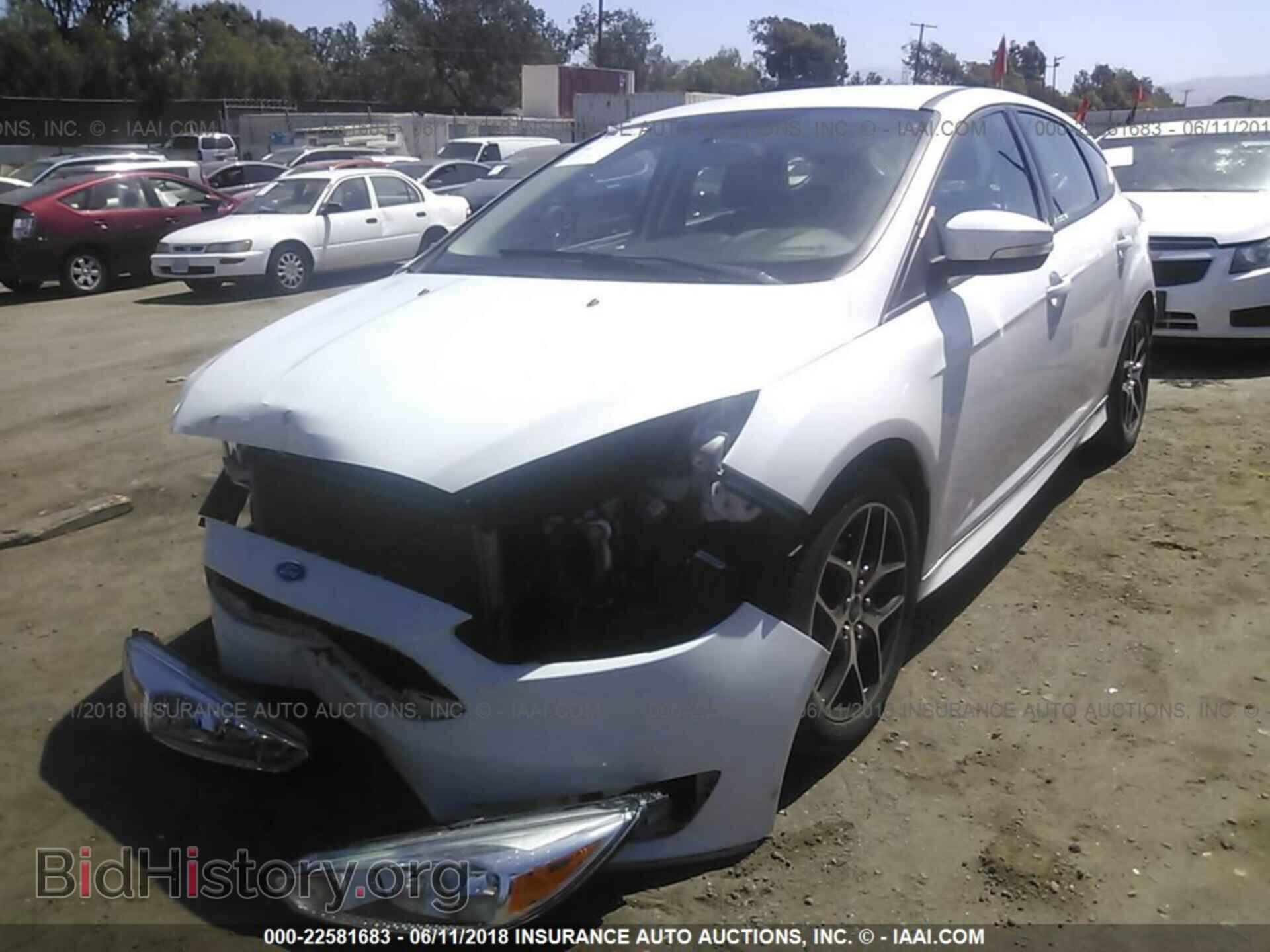 2015 Ford Focus - VIN: 1FADP3K23FL210974 - Фото 2
