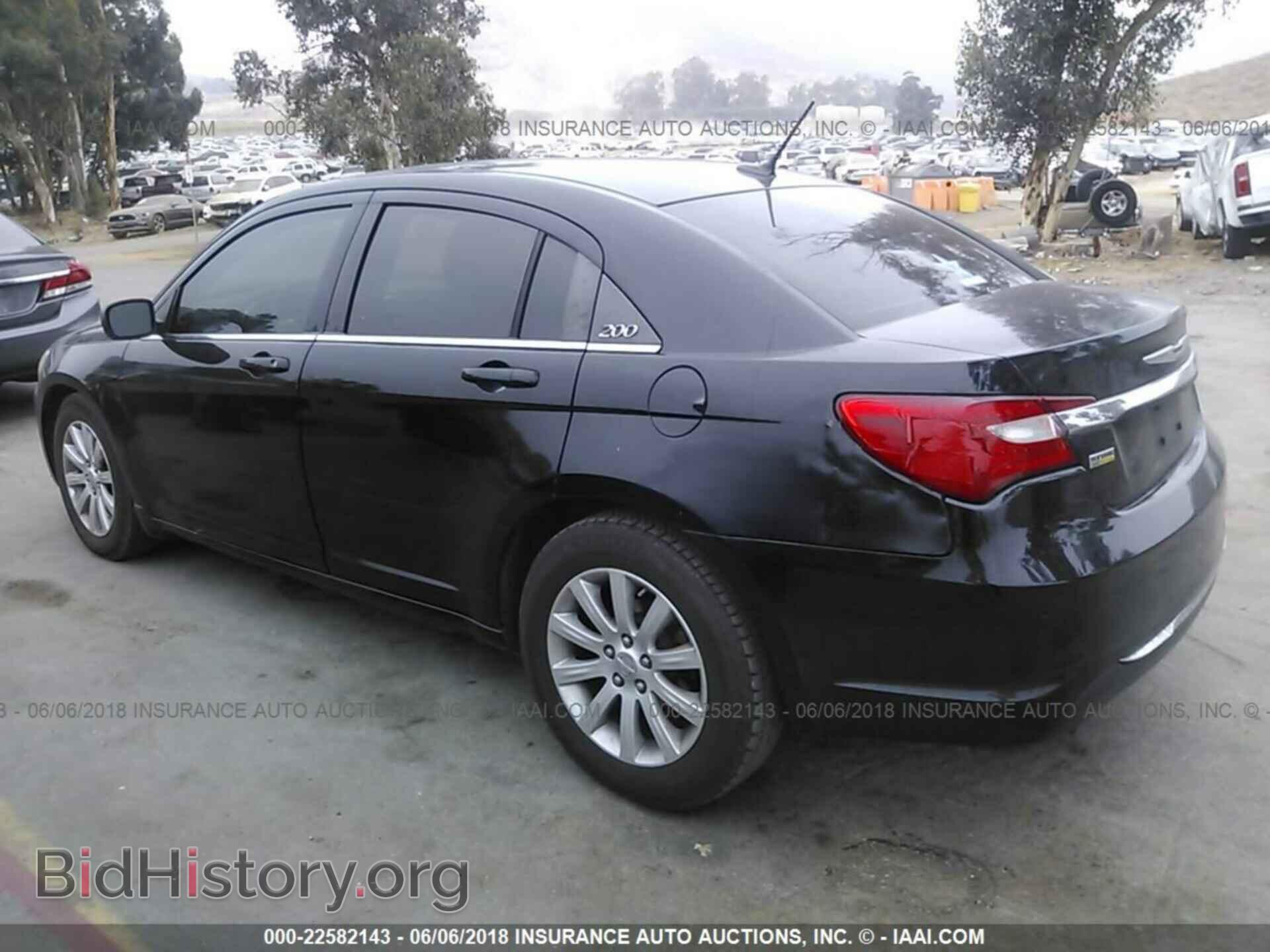 2013 Chrysler 200 - VIN: 1C3CCBBG0DN623870 - Photo 3