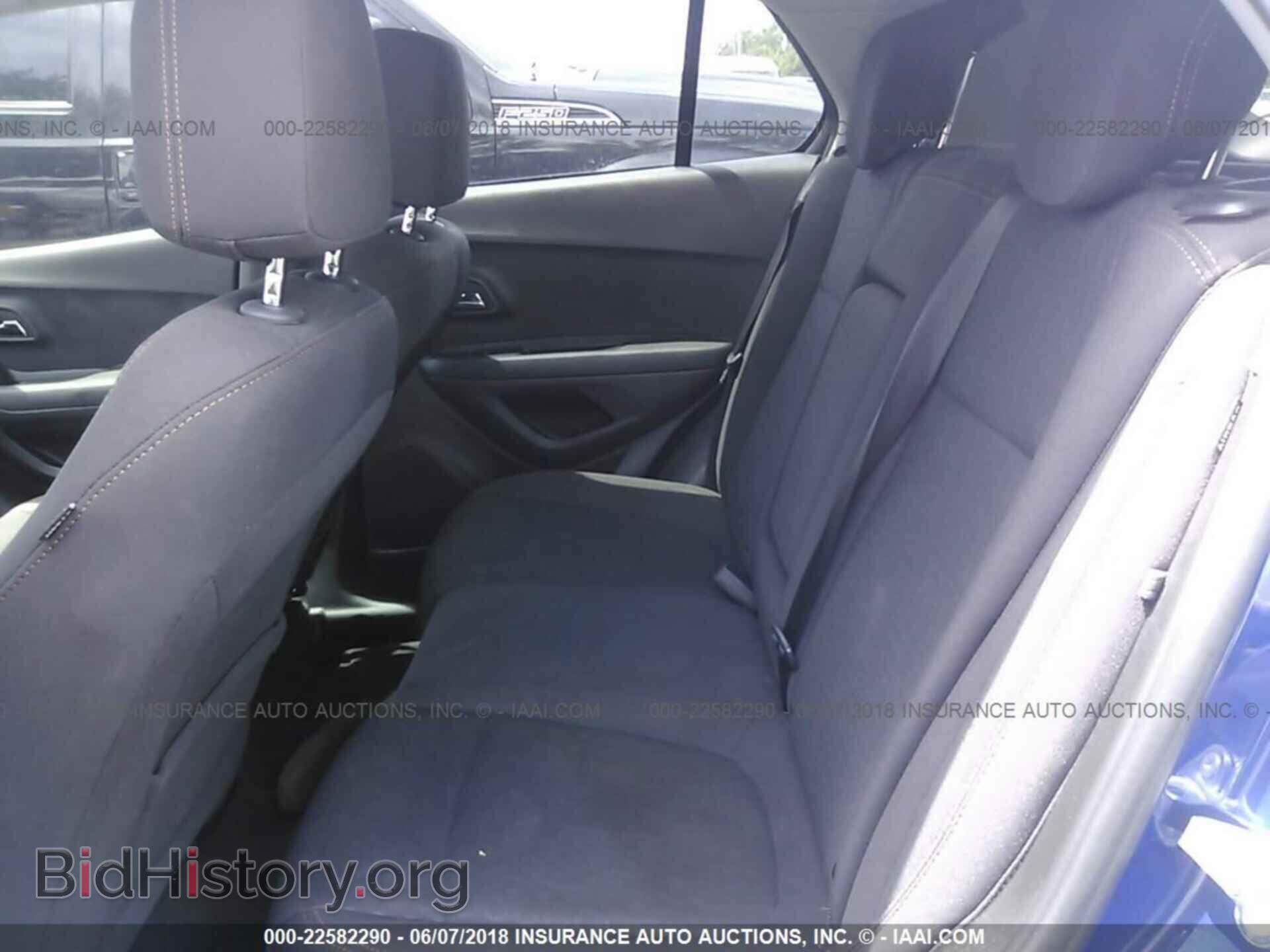 2017 Chevrolet Trax - VIN: 3GNCJKSB3HL132549 - Photo 8