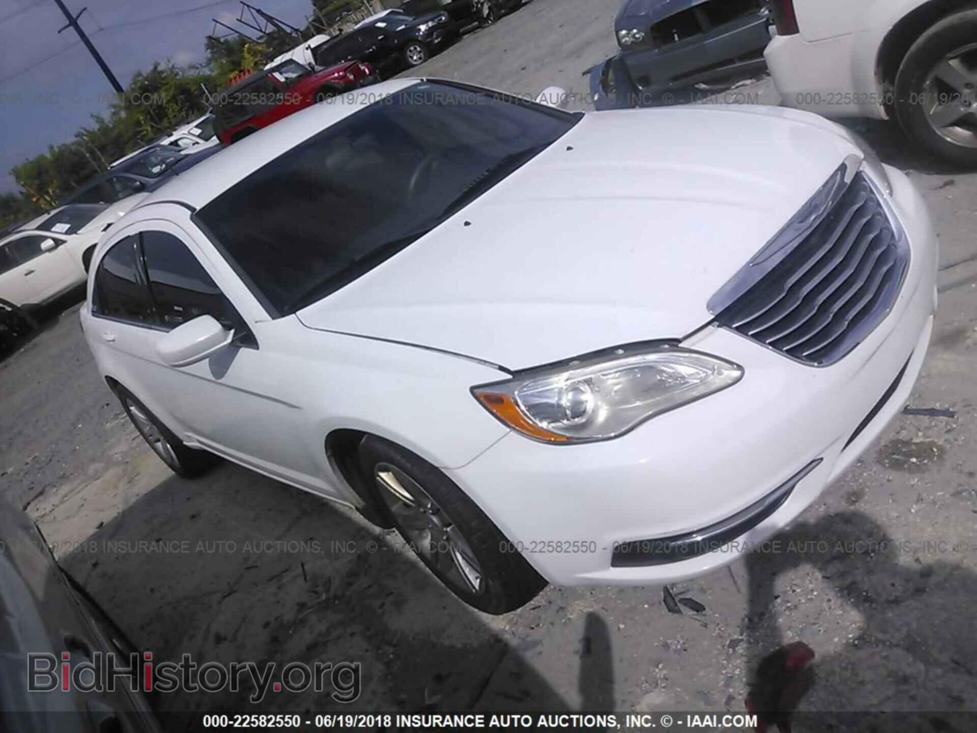 Photo 1C3CCBAB5DN761992 - Chrysler 200 2013