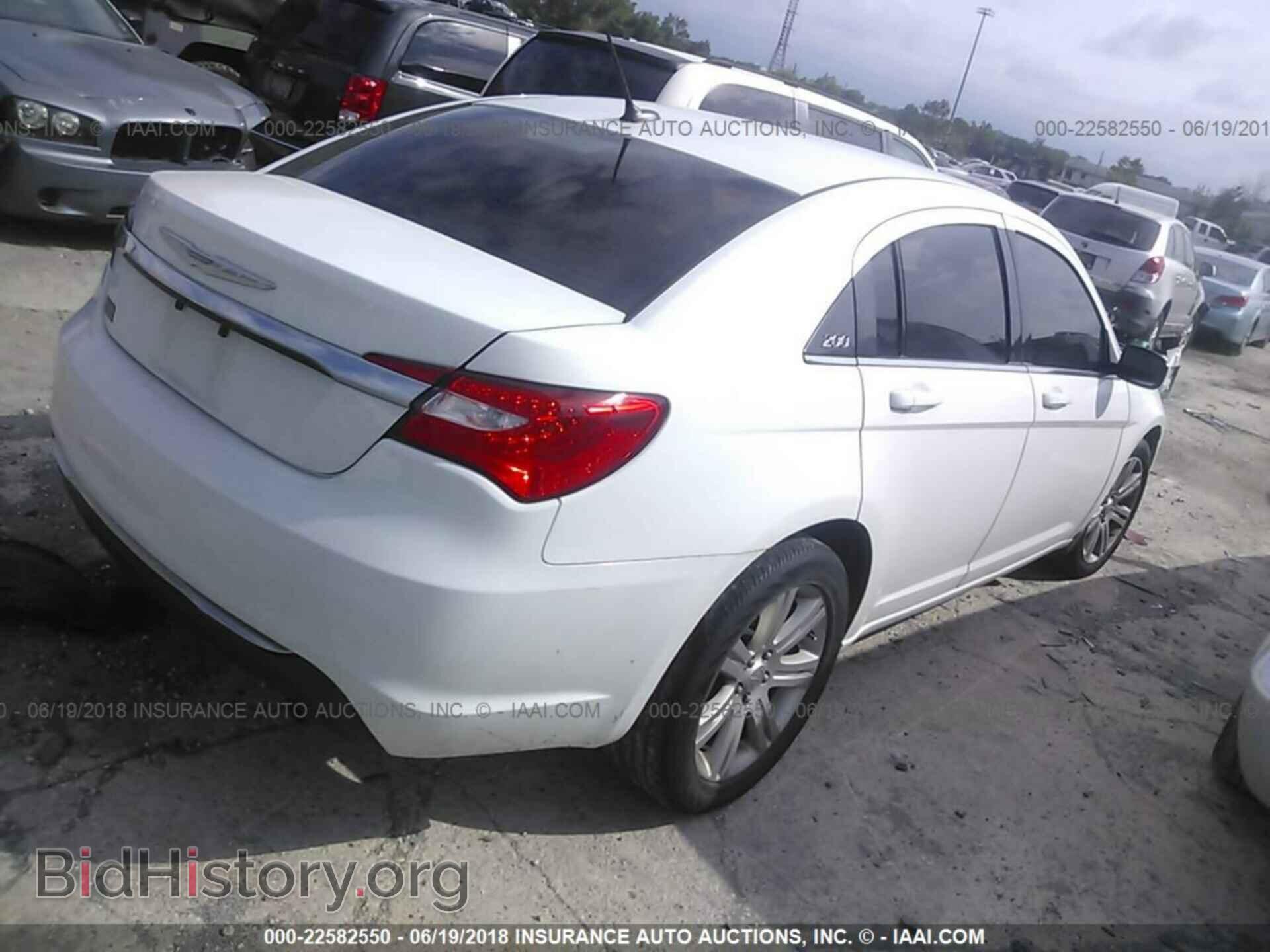 2013 Chrysler 200 - VIN: 1C3CCBAB5DN761992 - Photo 4