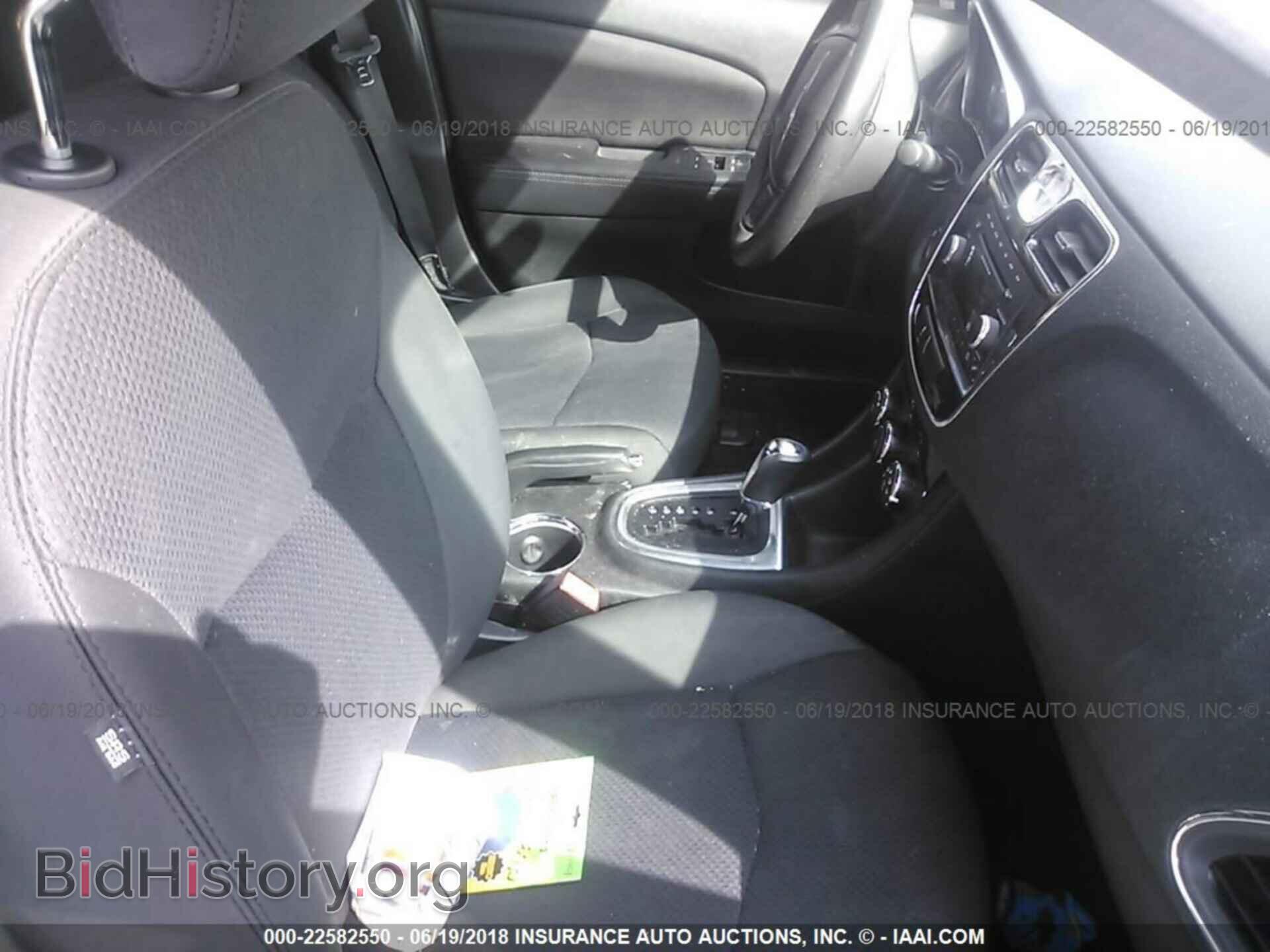 2013 Chrysler 200 - VIN: 1C3CCBAB5DN761992 - Photo 5