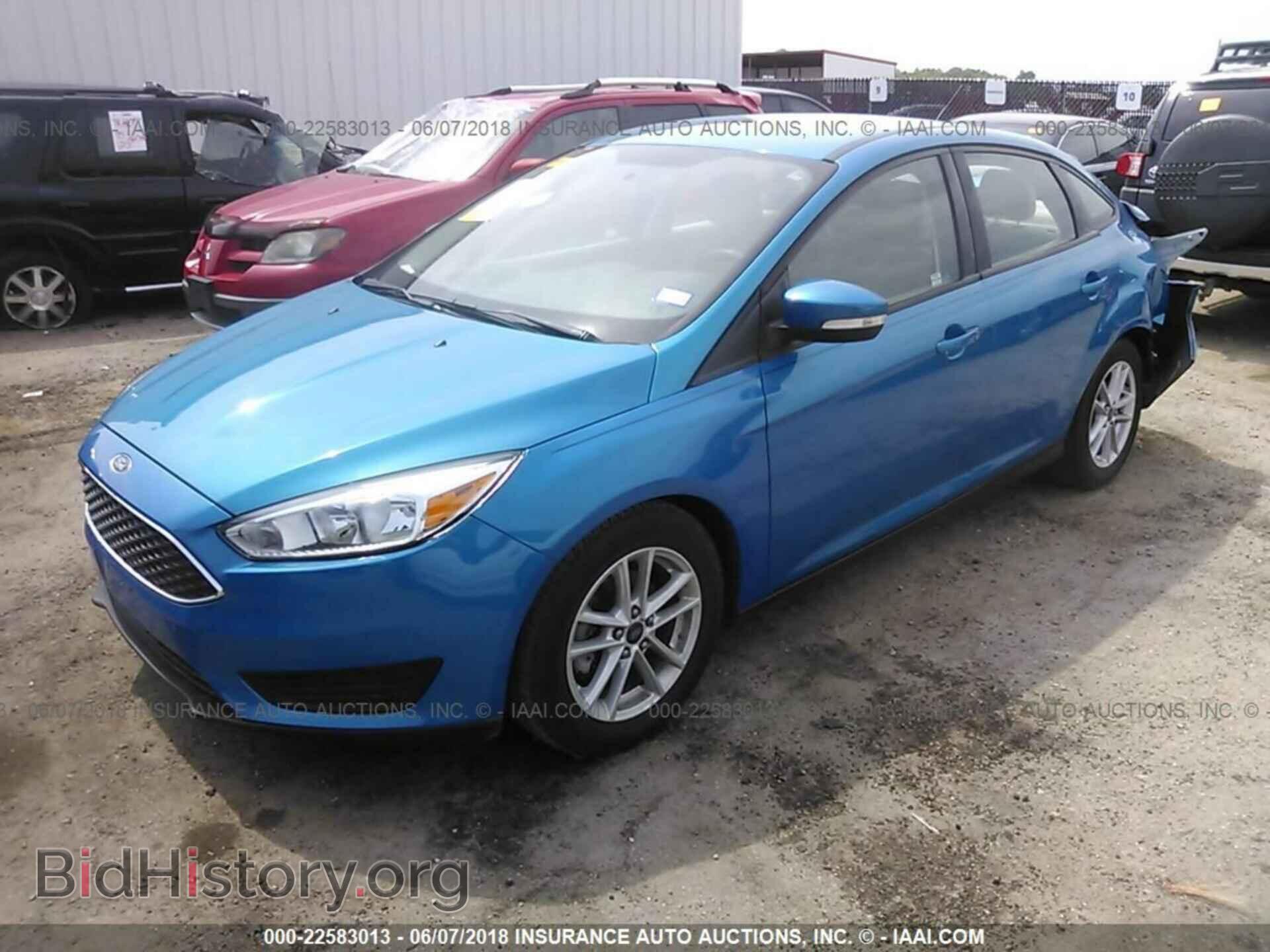 2015 Ford Focus - VIN: 1FADP3F27FL255331 - Фото 2
