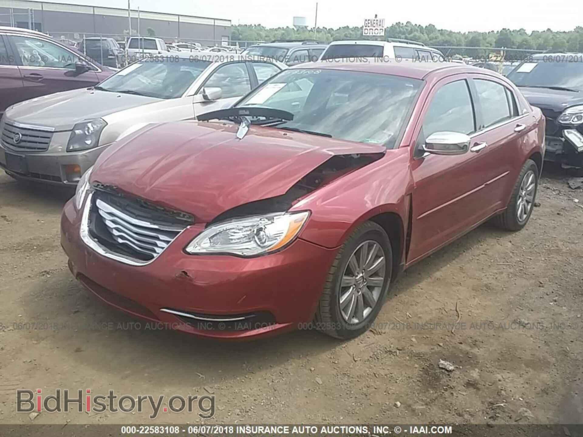 2014 Chrysler 200 - VIN: 1C3CCBBB4EN194951 - Фото 2