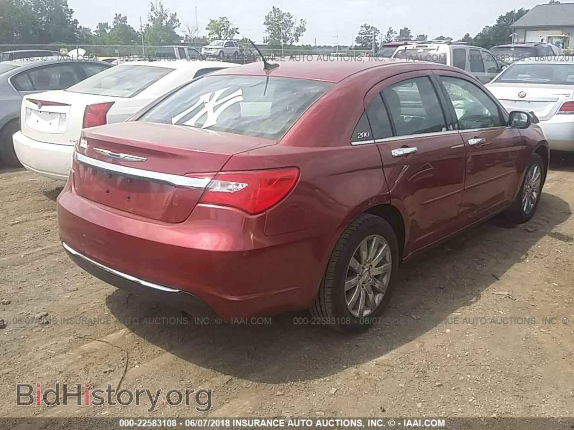 2014 Chrysler 200 - VIN: 1C3CCBBB4EN194951 - Фото 4