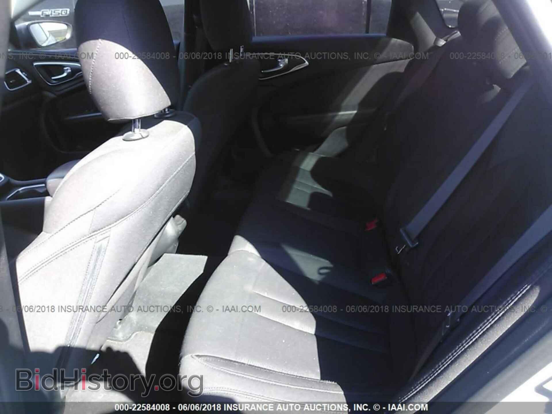 2015 Chrysler 200 - VIN: 1C3CCCAB1FN732997 - Photo 8