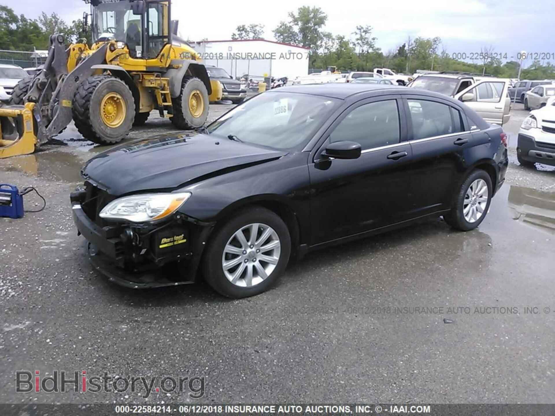 2013 Chrysler 200 - VIN: 1C3CCBBG7DN514774 - Photo 2