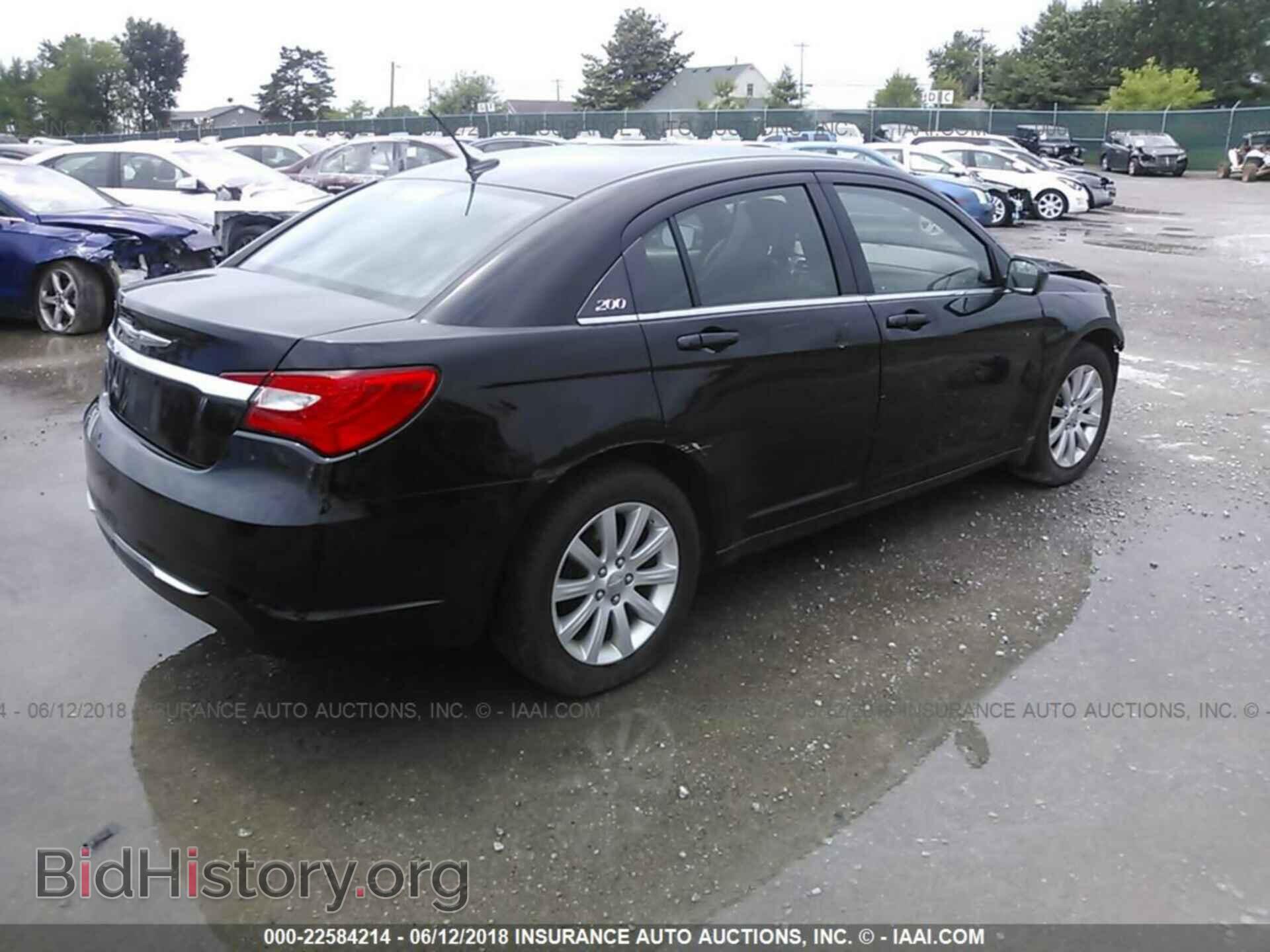 2013 Chrysler 200 - VIN: 1C3CCBBG7DN514774 - Photo 4