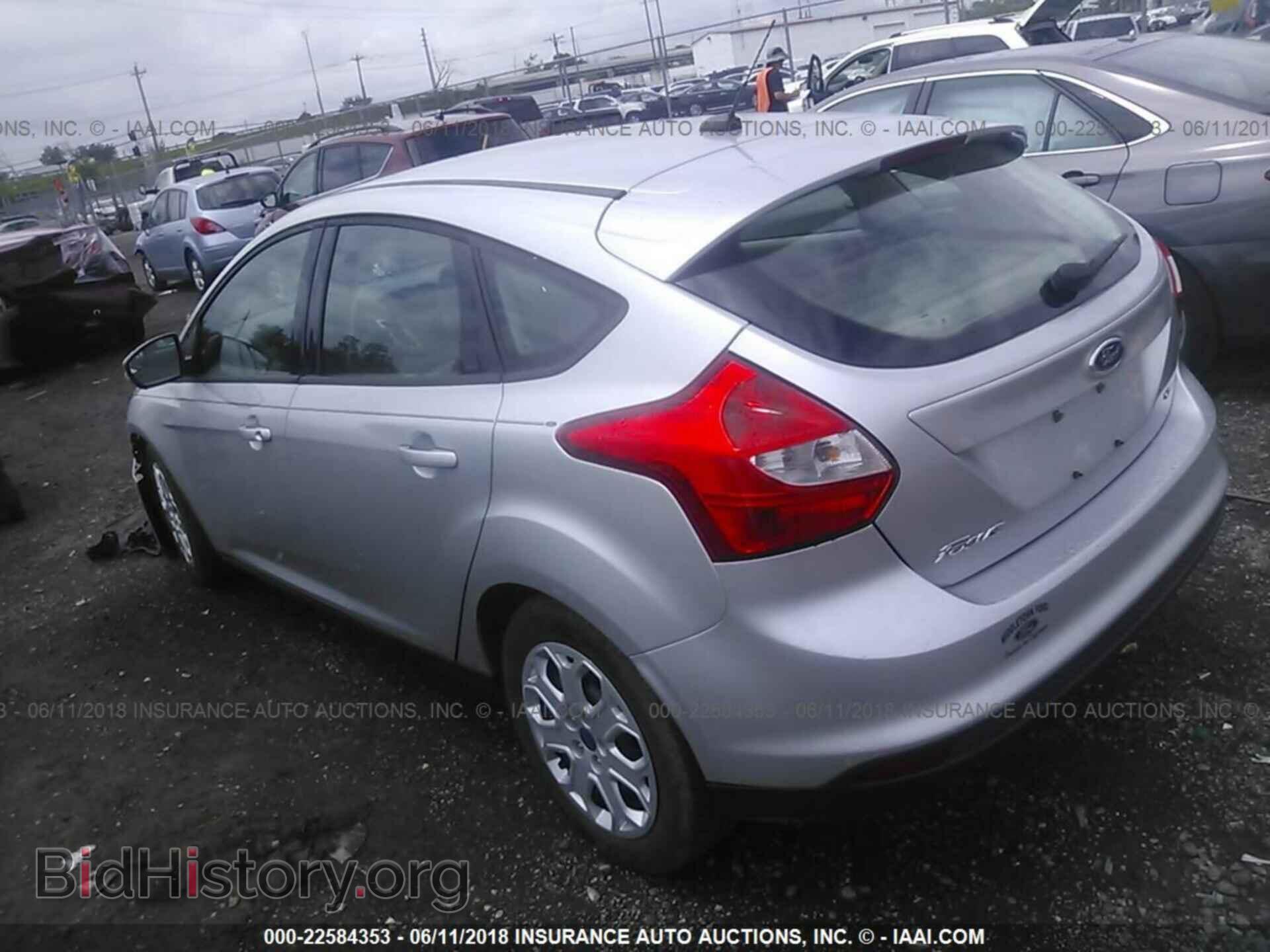 2012 Ford Focus - VIN: 1FAHP3K28CL253574 - Photo 3