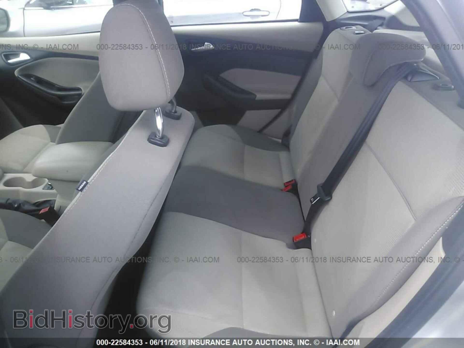 2012 Ford Focus - VIN: 1FAHP3K28CL253574 - Photo 8