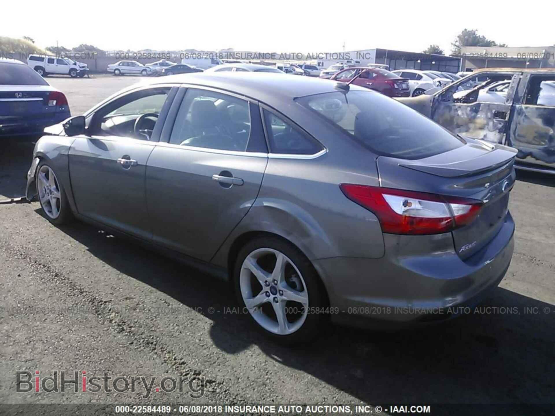 2012 Ford Focus - VIN: 1FAHP3J26CL330458 - Фото 3