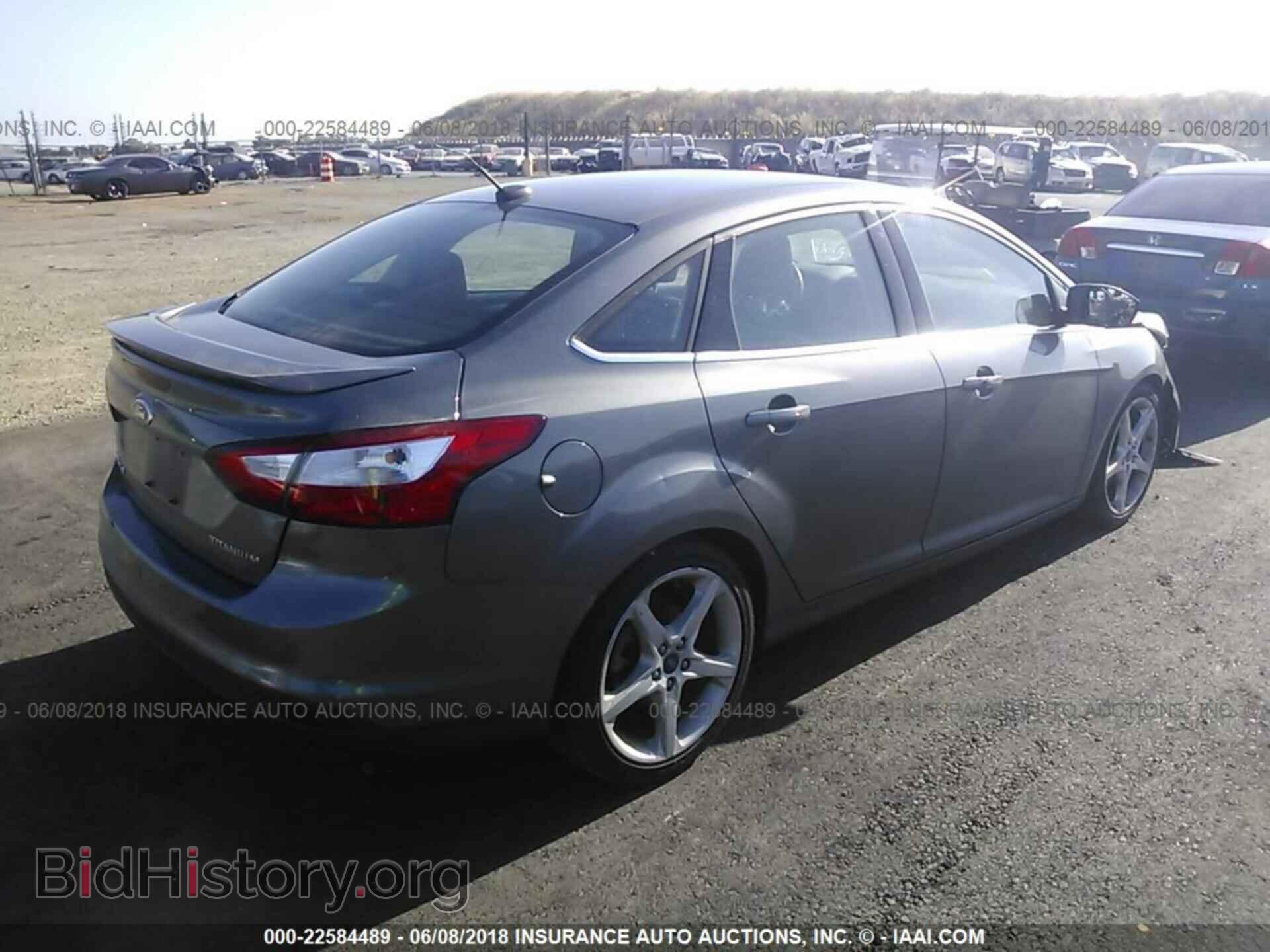 2012 Ford Focus - VIN: 1FAHP3J26CL330458 - Фото 4